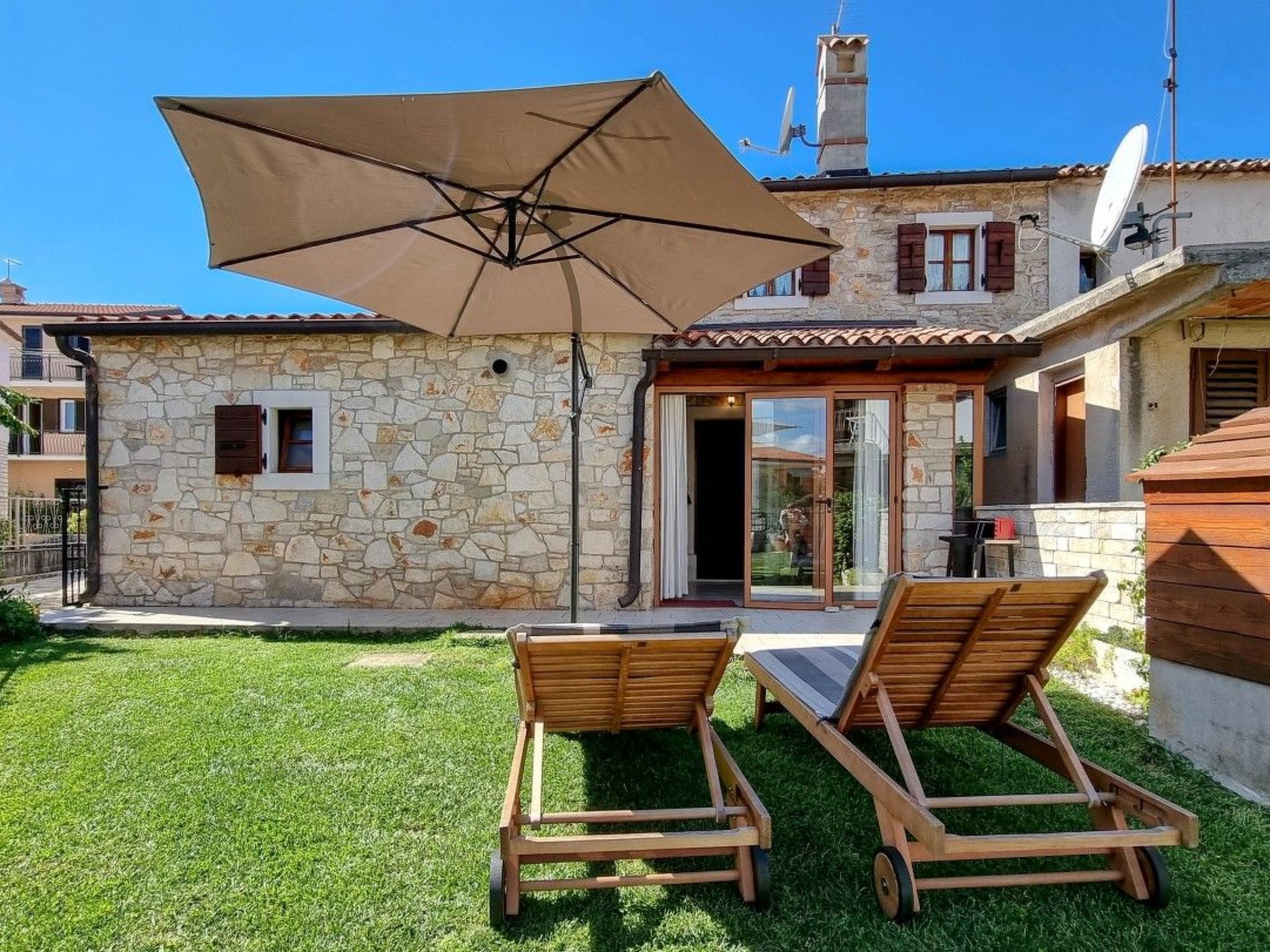 "Ariana" direkt am Strand