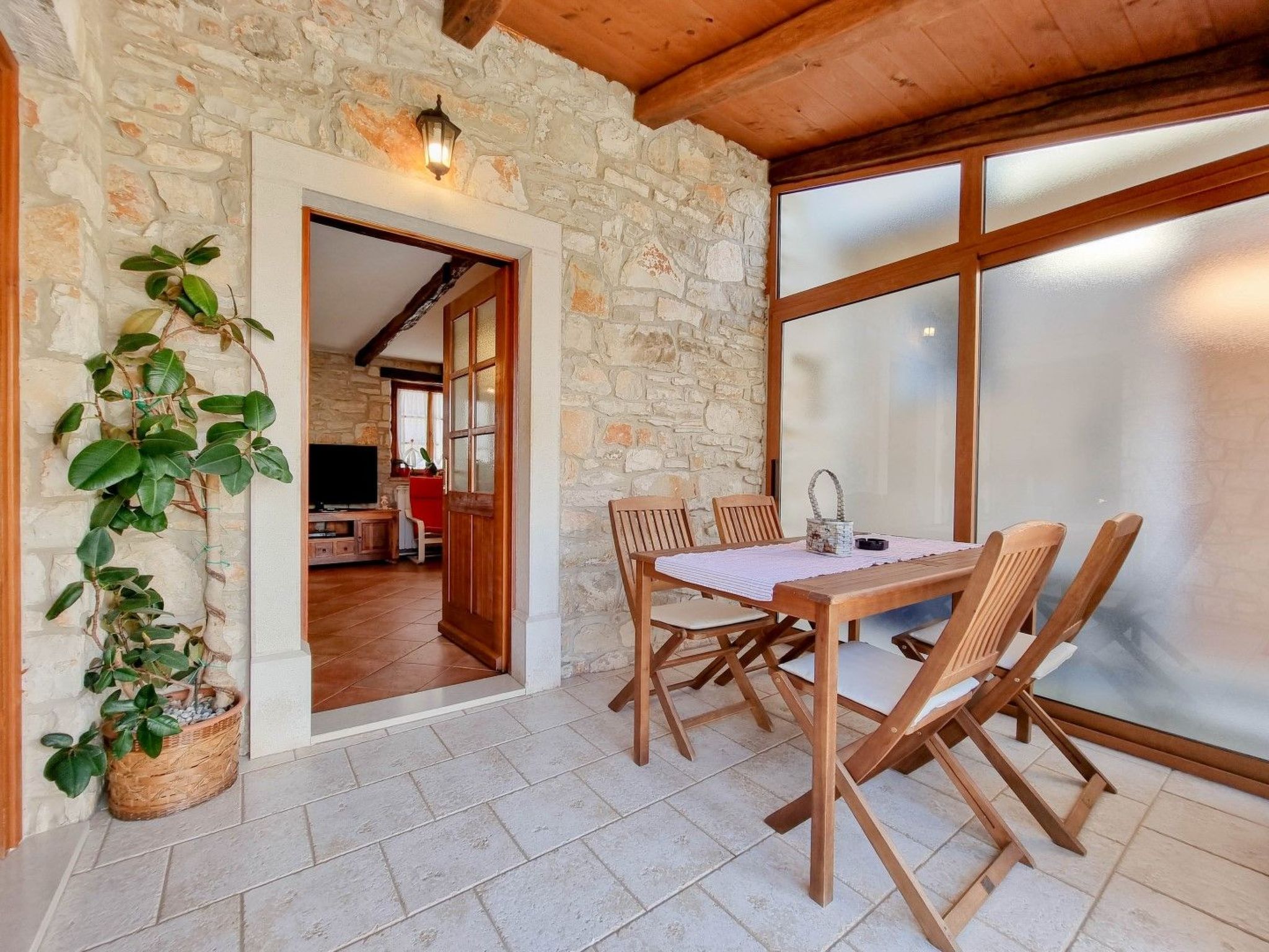 "Ariana" direkt am Strand