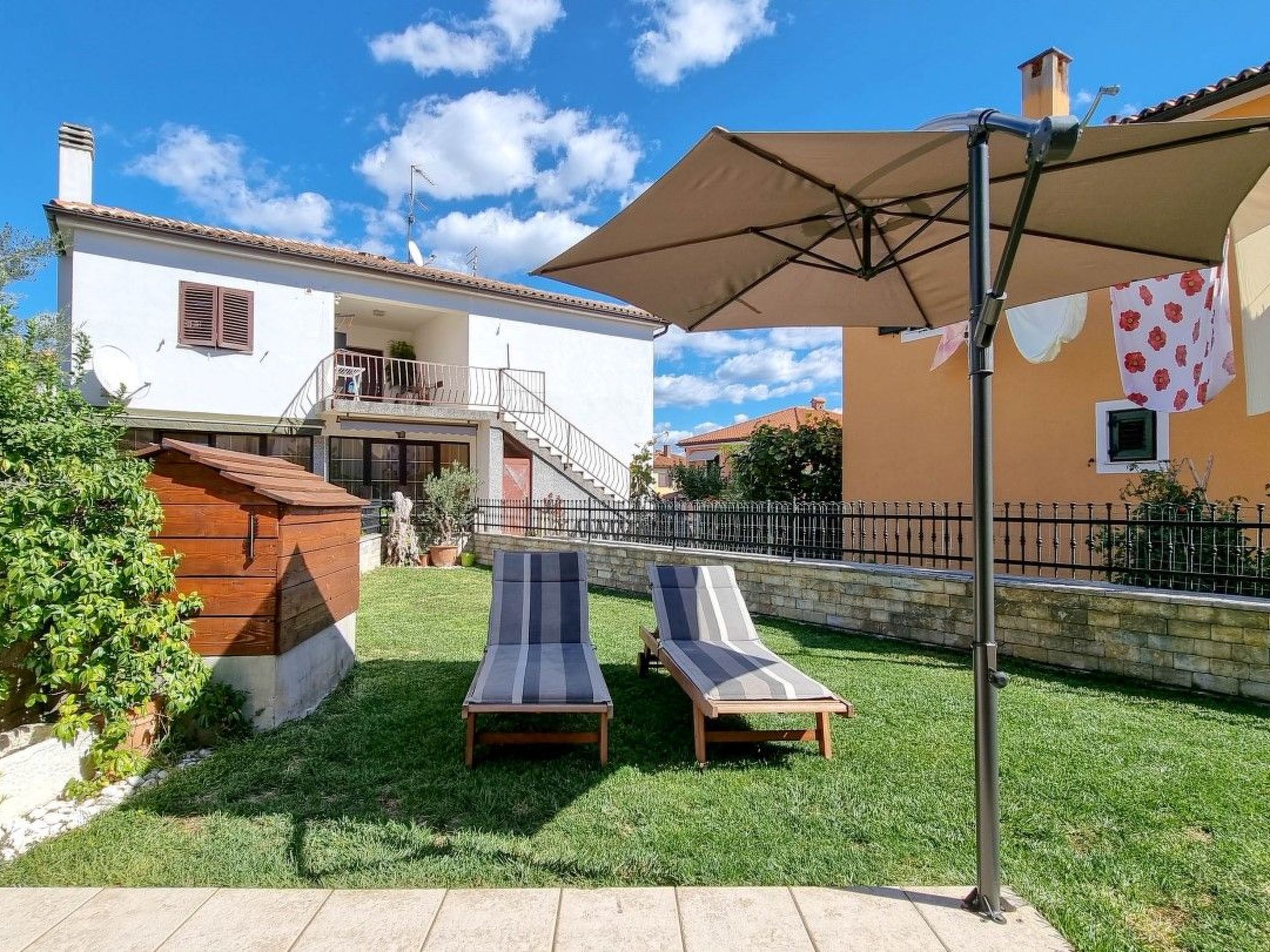 "Ariana" direkt am Strand-Image-tags.info