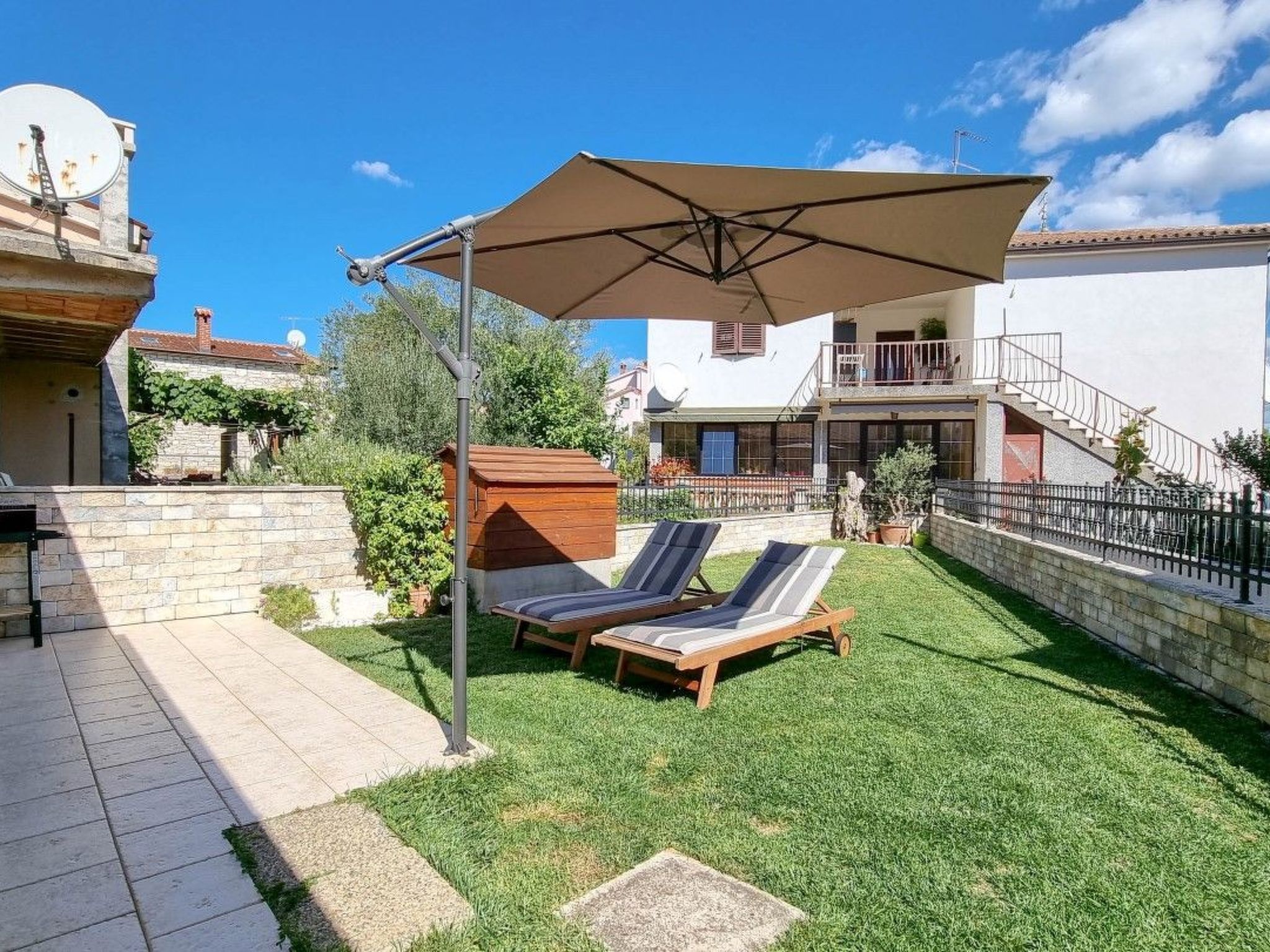 "Ariana" direkt am Strand-Image-tags.info