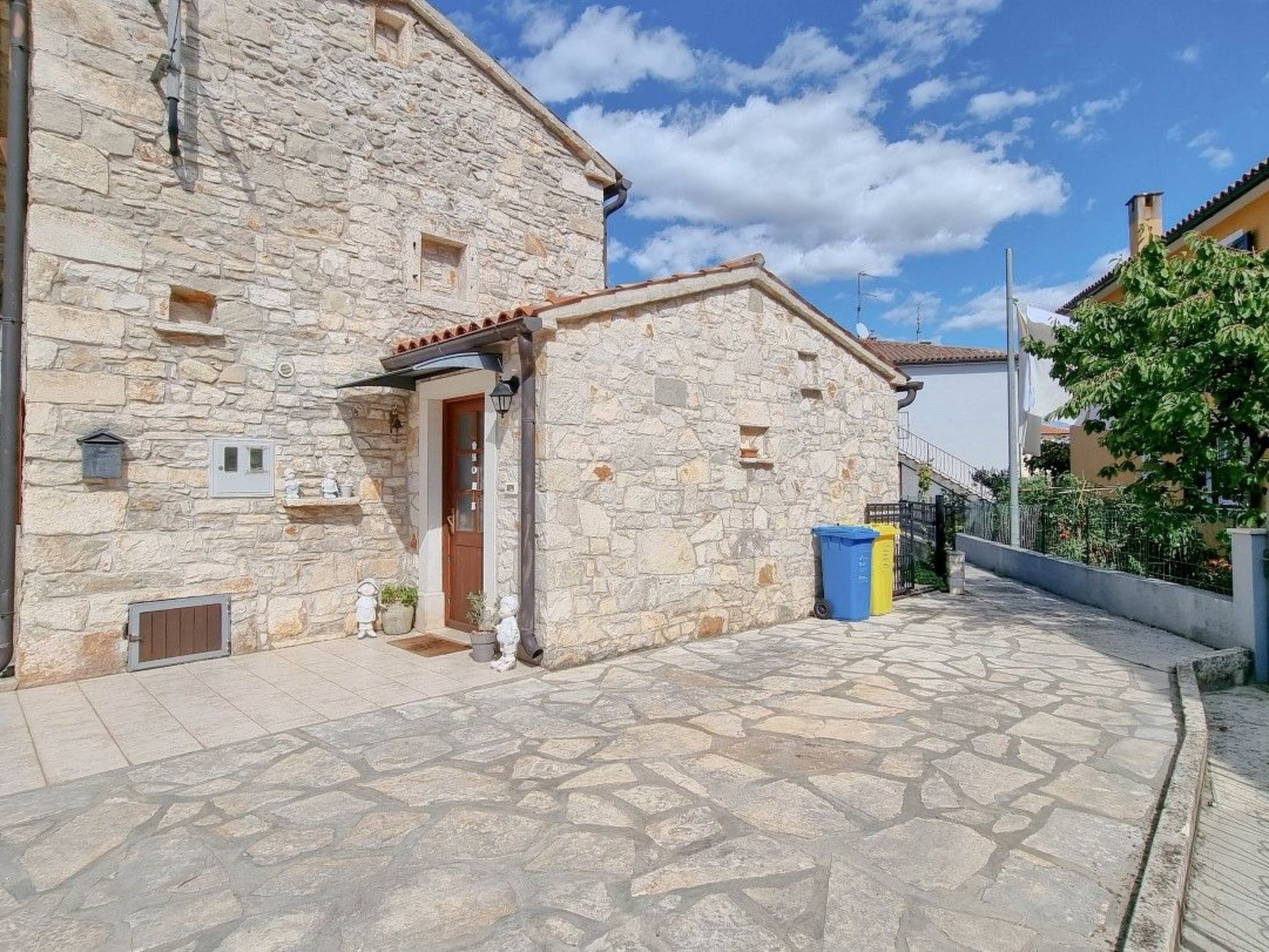 Photo of "Ariana" direkt am Strand