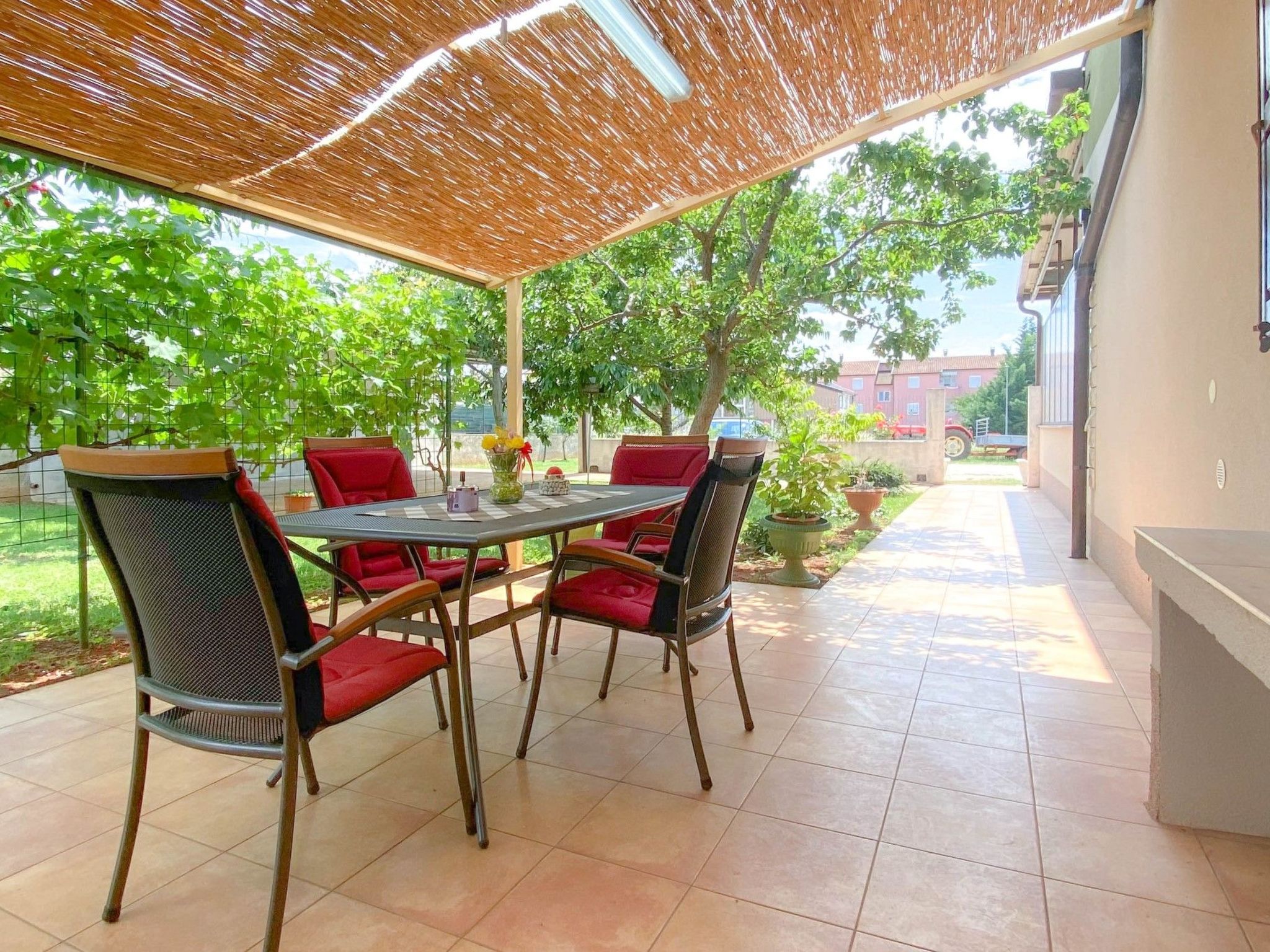 Photo of Pjero mit schöner Terrasse