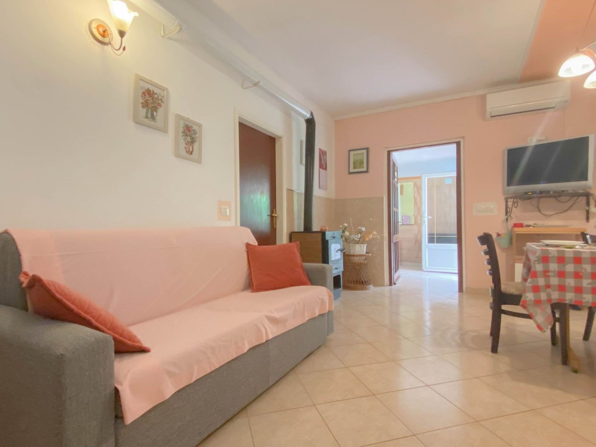 Photo of Pjero mit schöner Terrasse