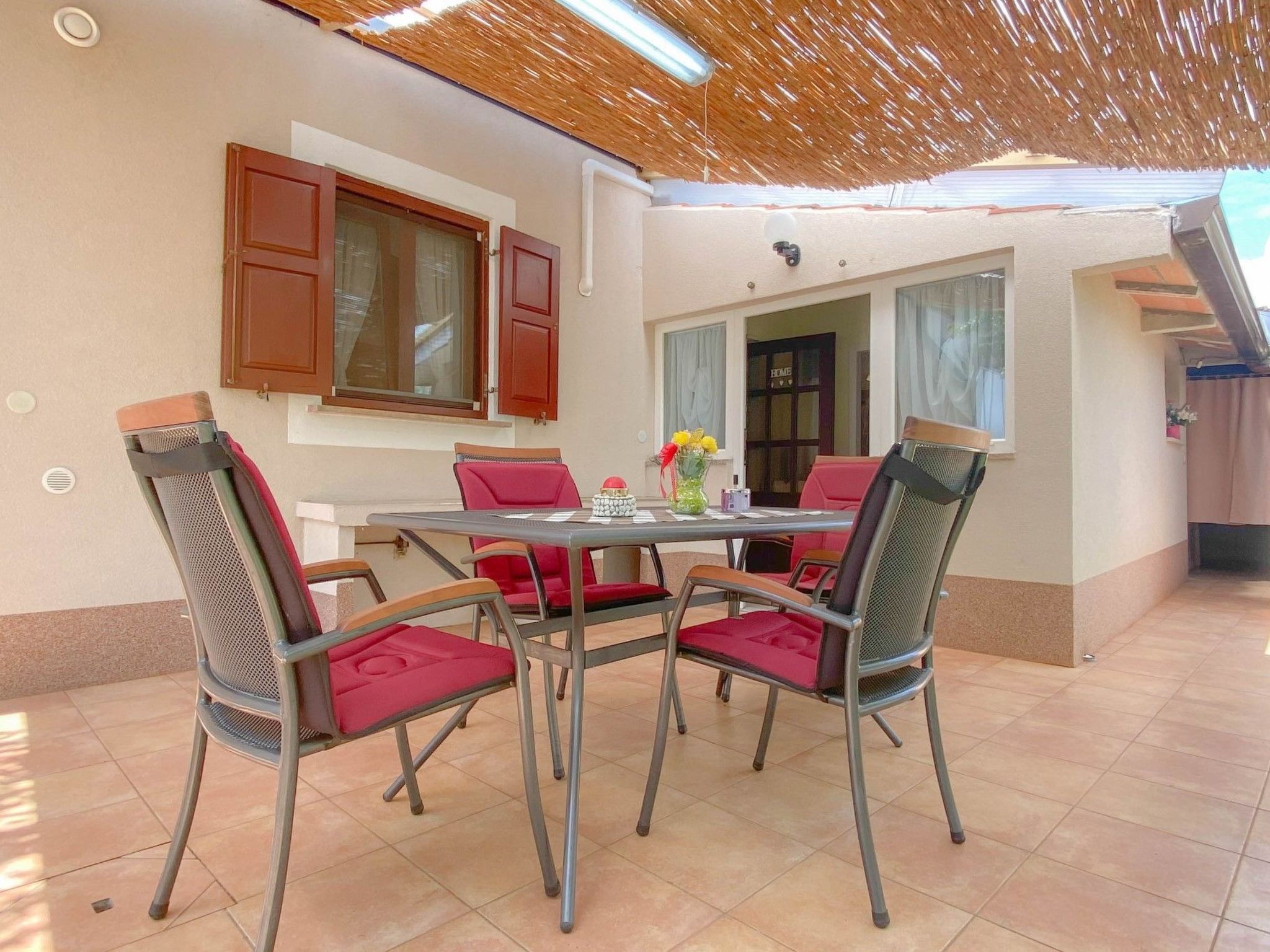 Photo of Pjero mit schöner Terrasse