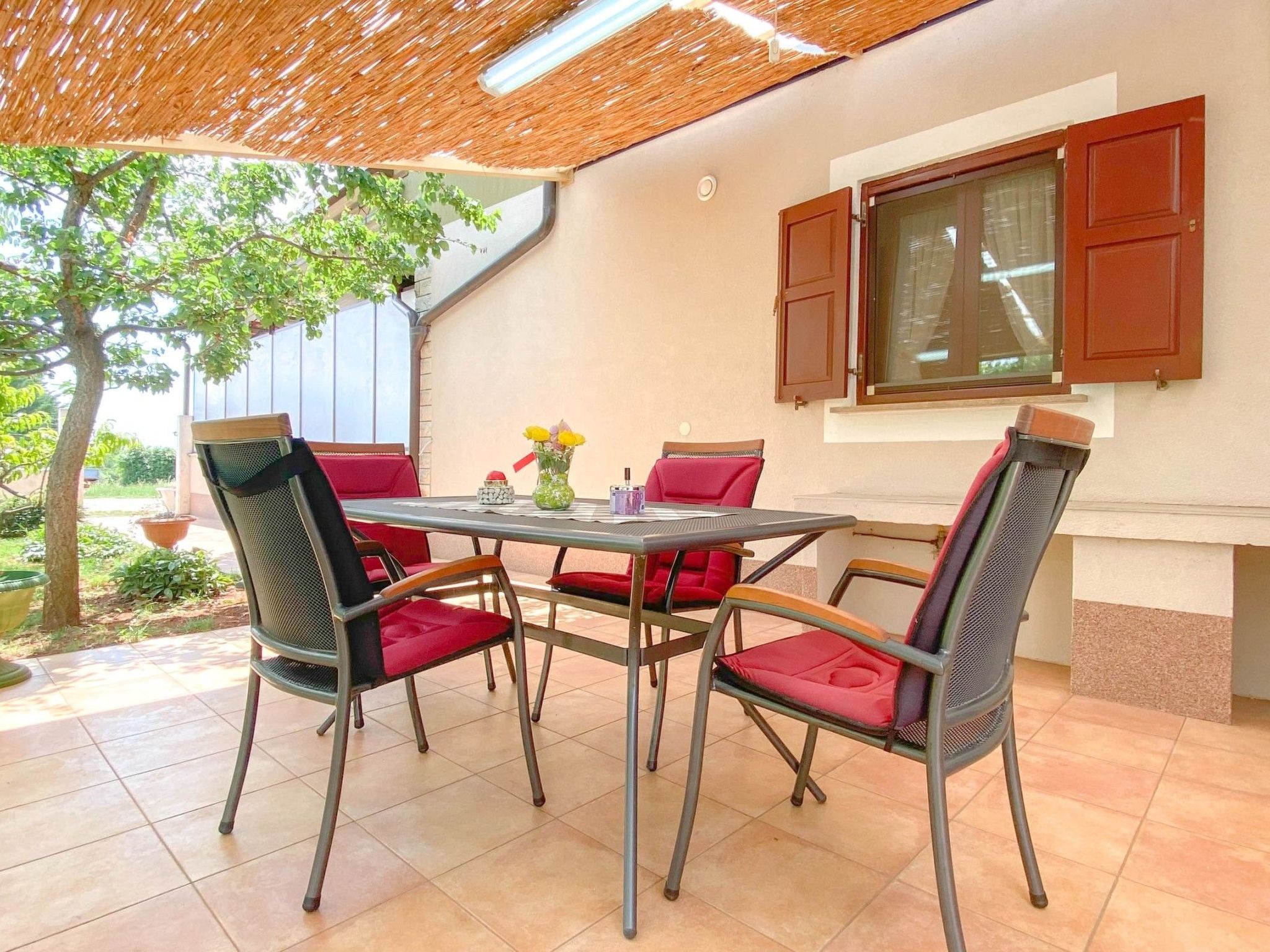 Photo of Pjero mit schöner Terrasse