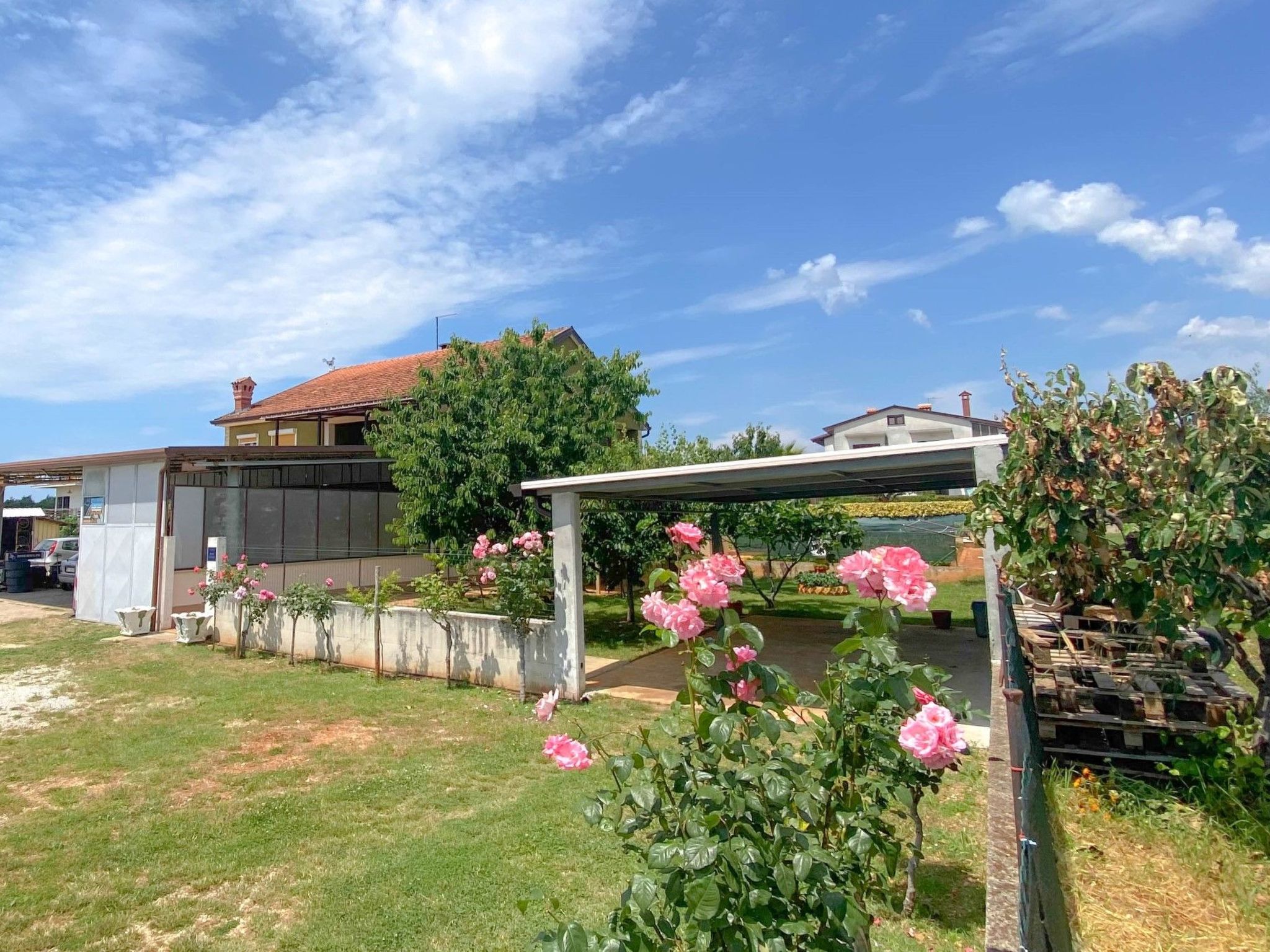 Photo of Pjero mit schöner Terrasse