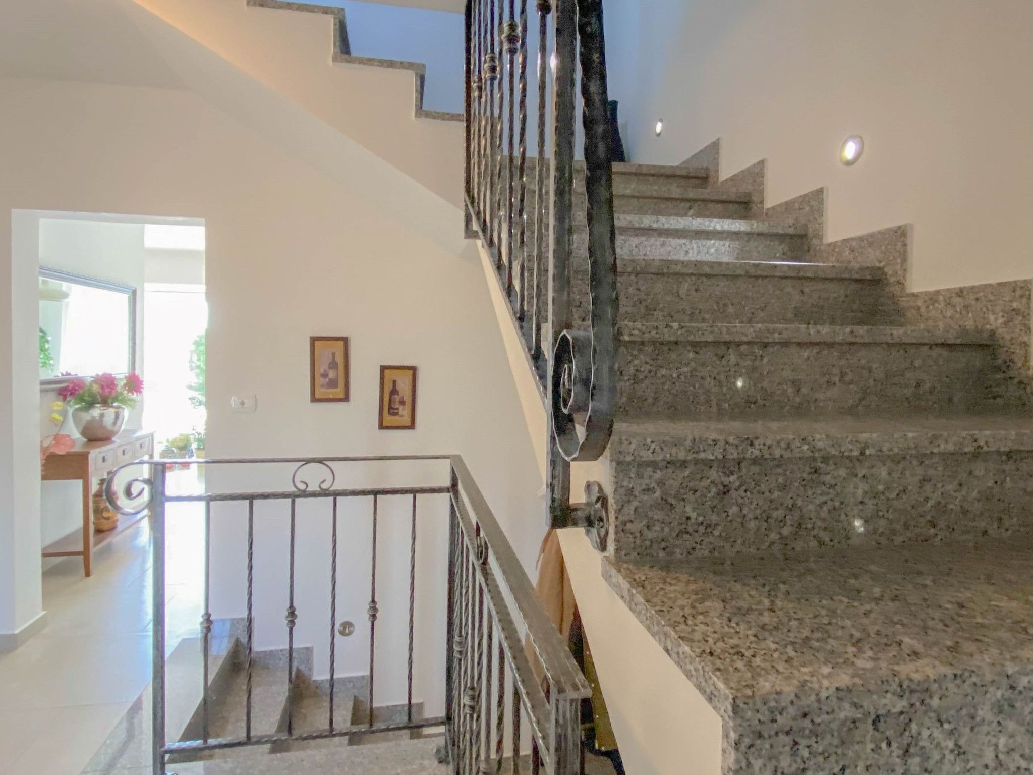 "Hanna" mit privatem Pool-Image-tags.info