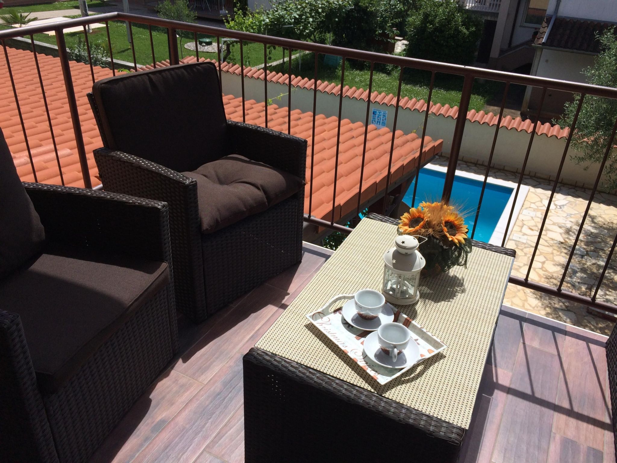 Komplette Villa mit zwei Appartements-Drinnen