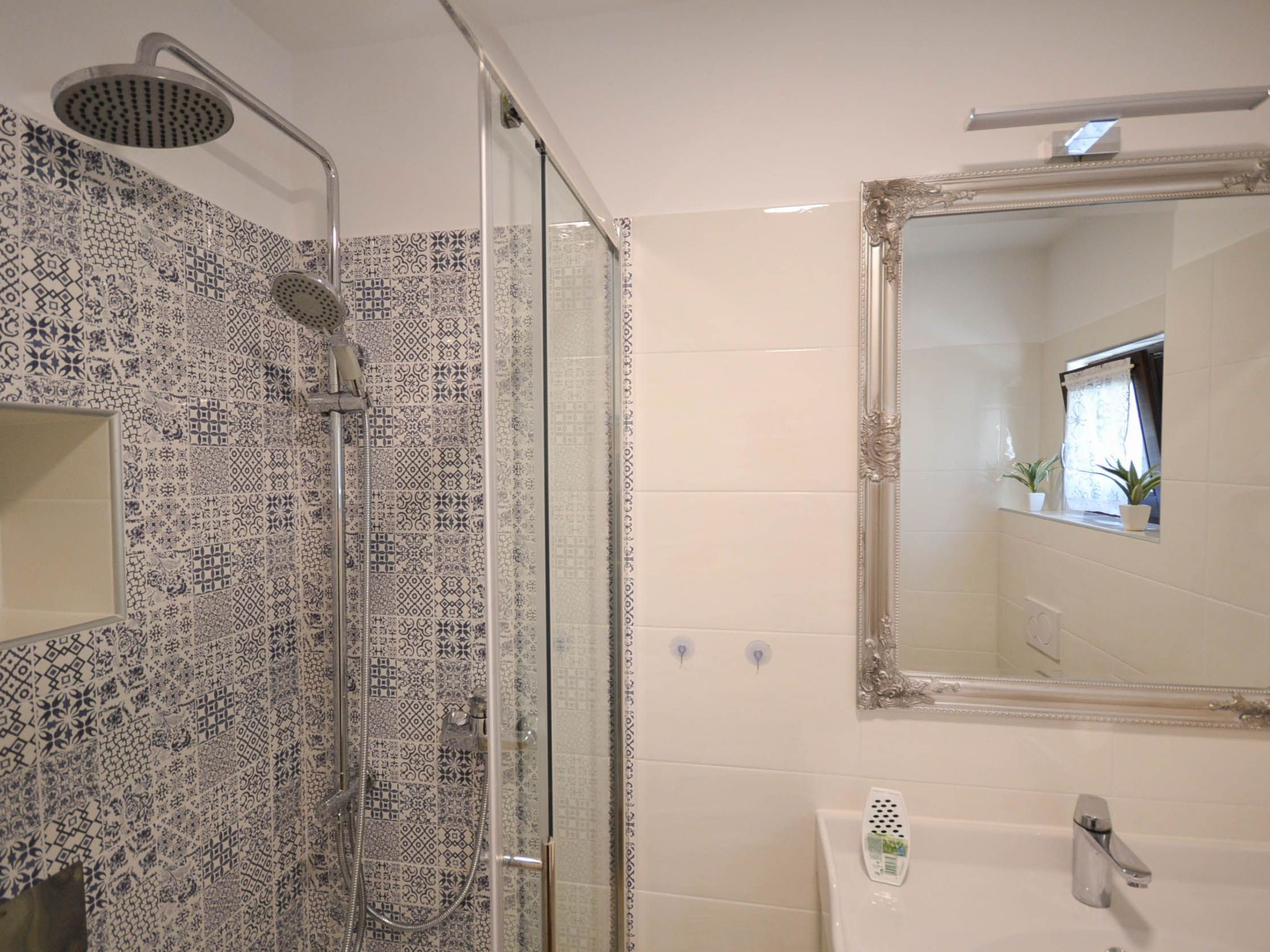 "Rozana"-Image-tags.info