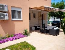 Knus appartement voor 2 op 70 meter van het strand in Novigrad - thumbnail 1