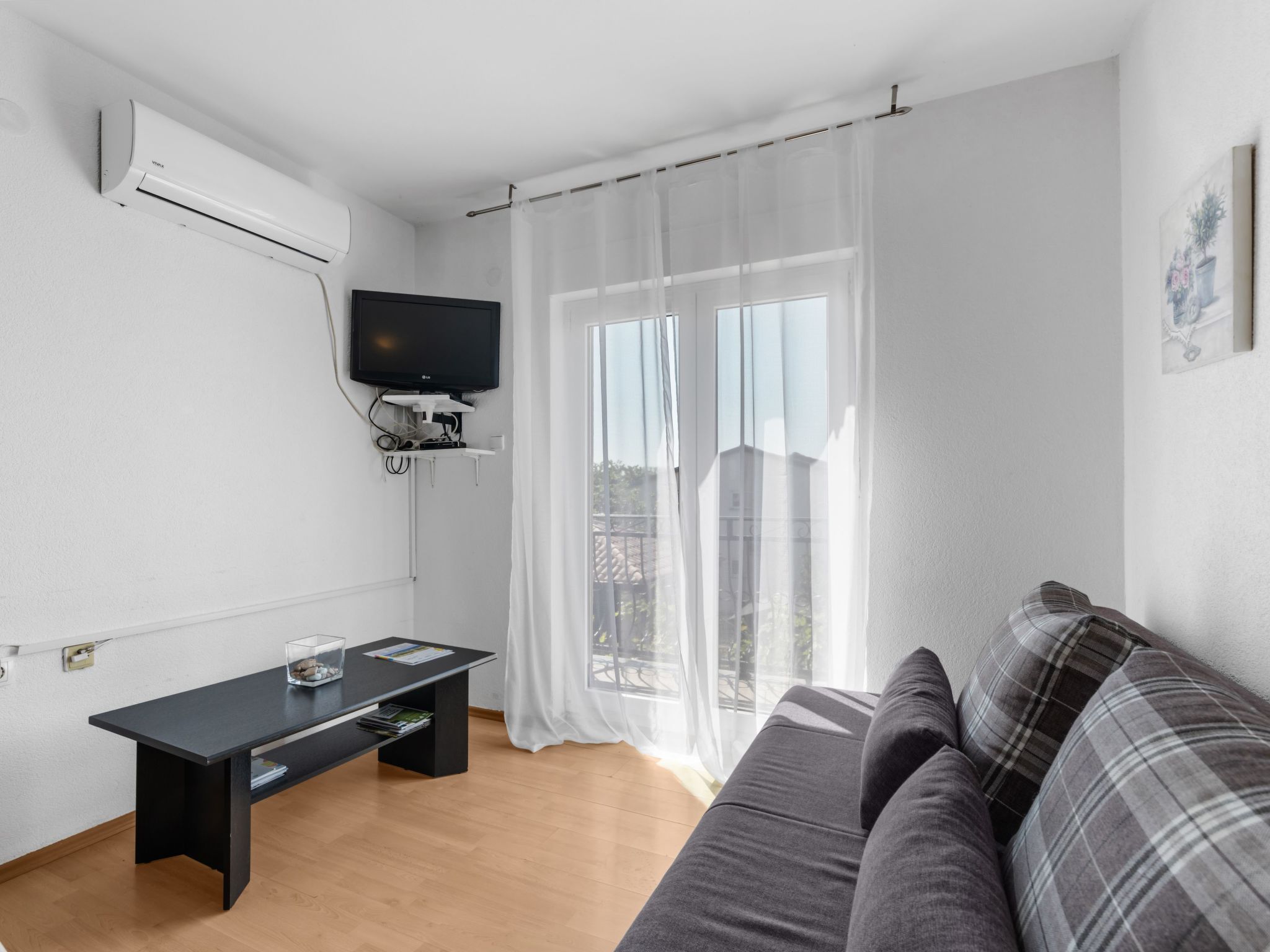 Schöne Ferienwohnung Morena-Binnen