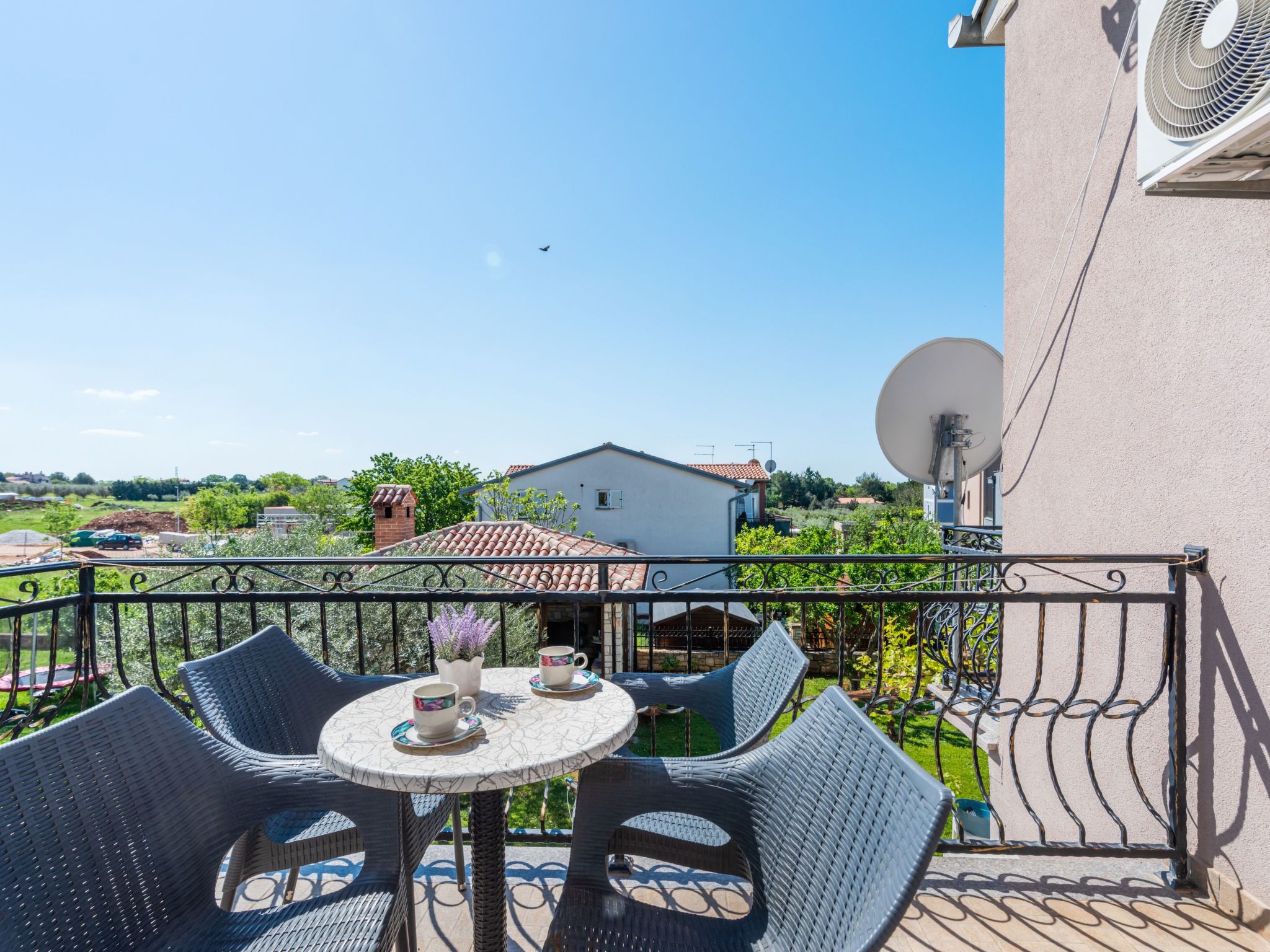 Schöne Ferienwohnung Morena-Binnen