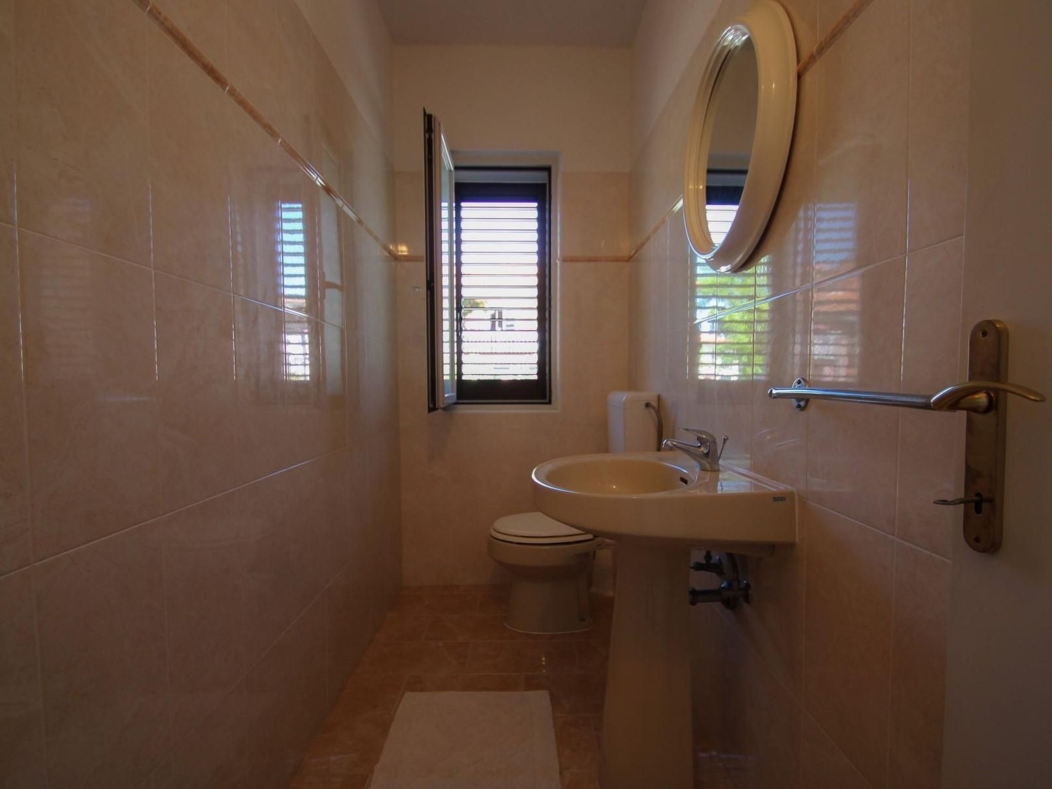 Photo of "Elena 4" direkt am Strand