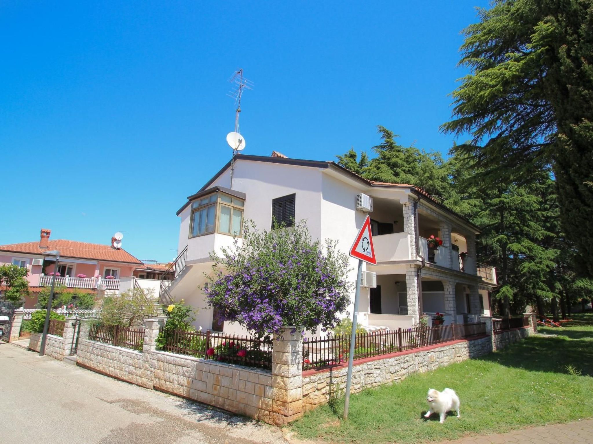 Photo of "Elena 4" direkt am Strand