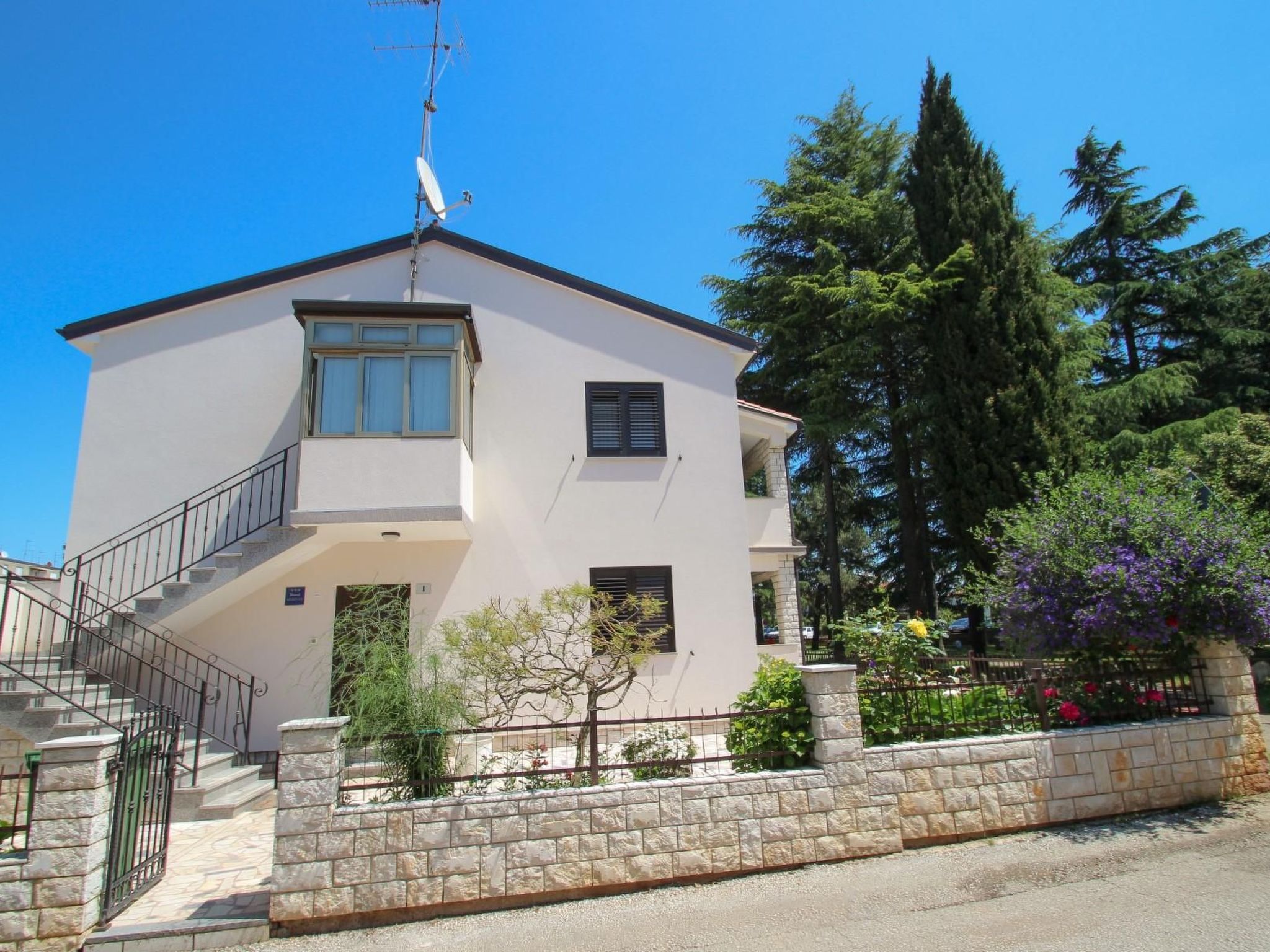 Photo of "Elena 4" direkt am Strand