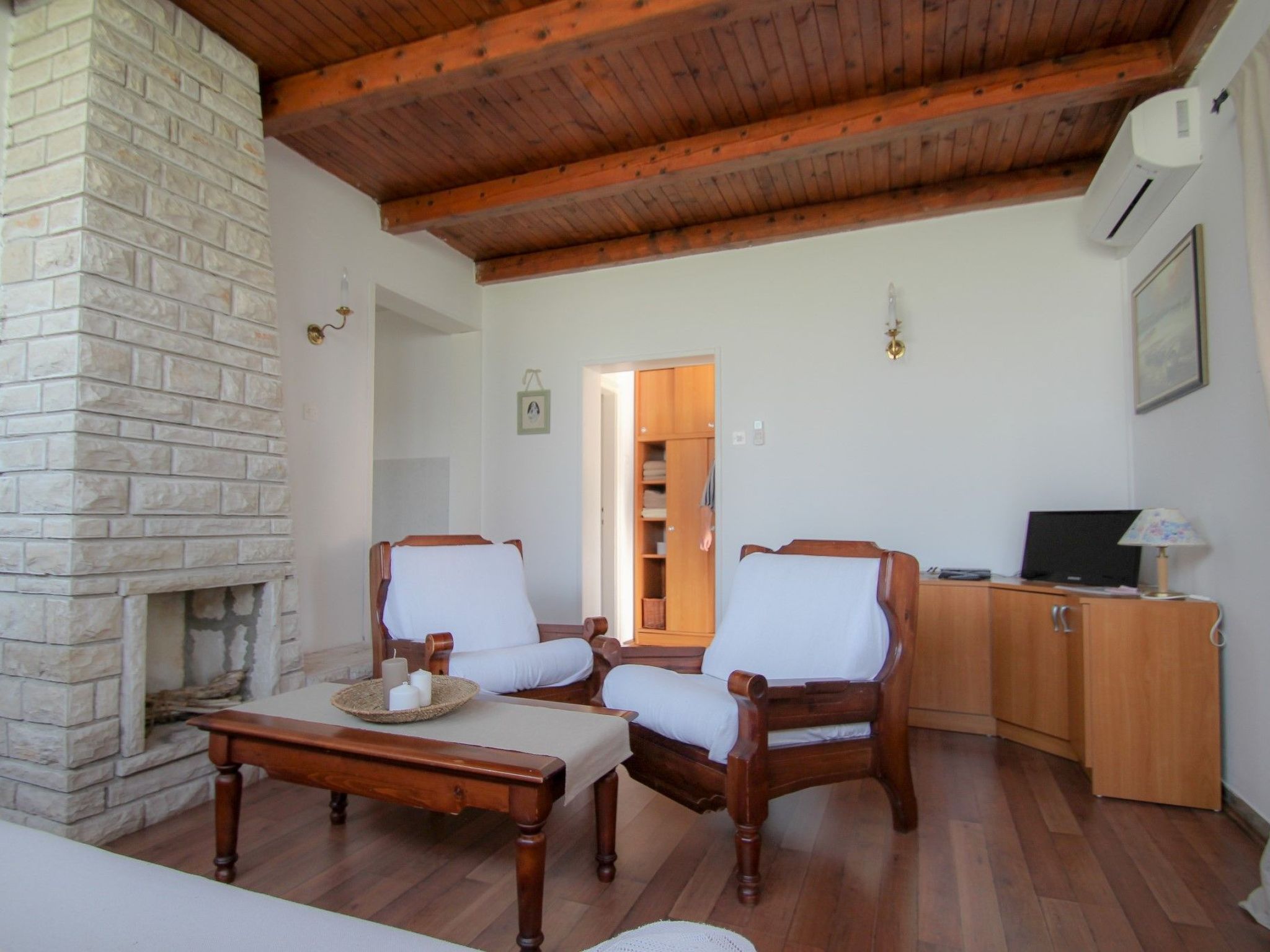 Photo of "Karpinjan" direkt am Strand