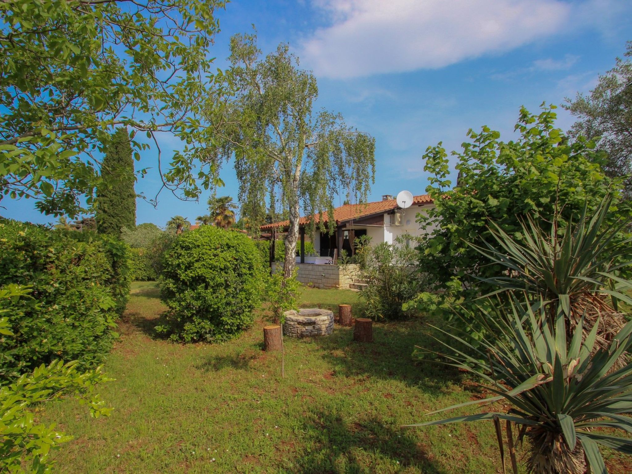 Photo of "Karpinjan" direkt am Strand
