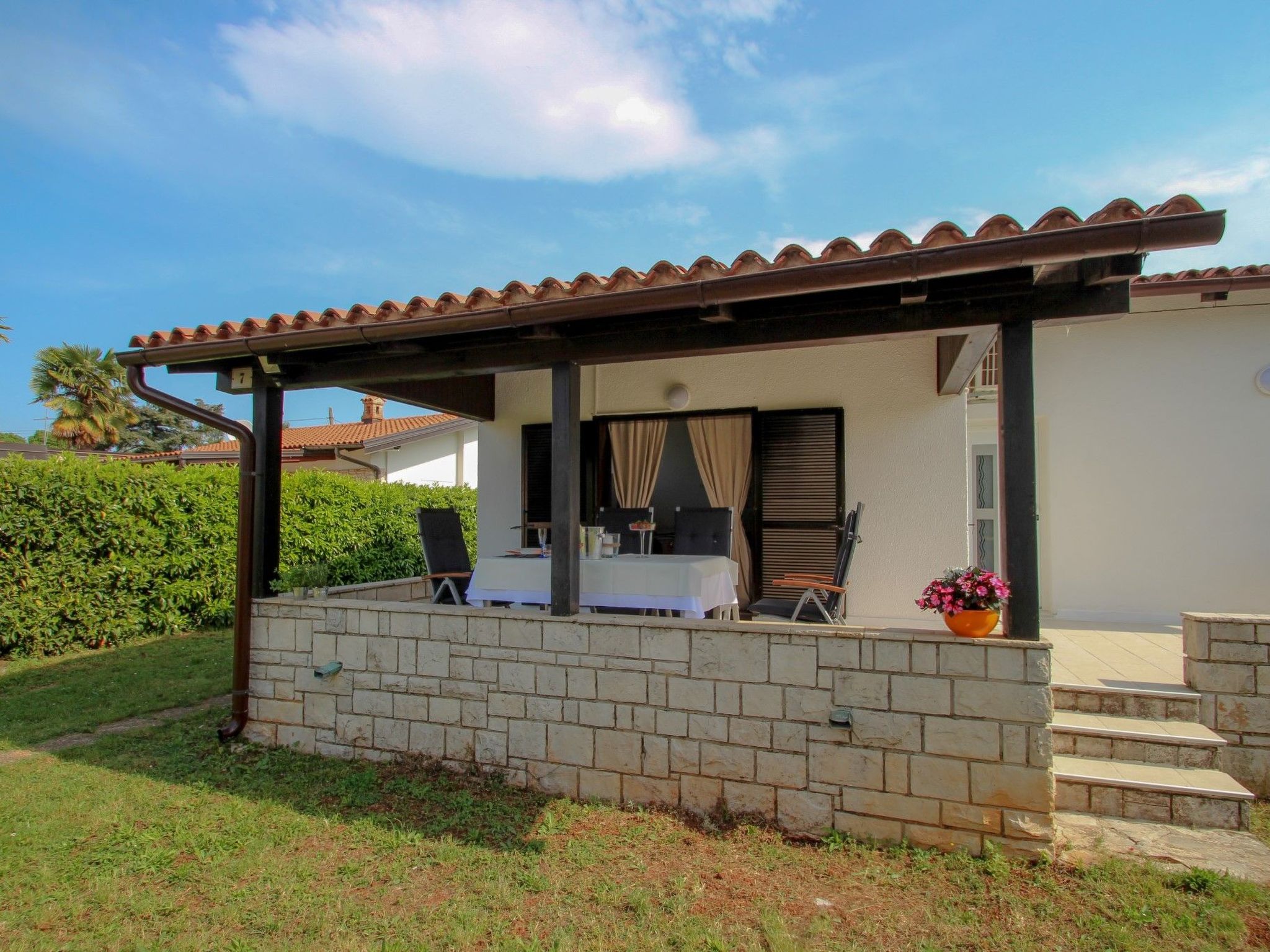 Photo of "Karpinjan" direkt am Strand