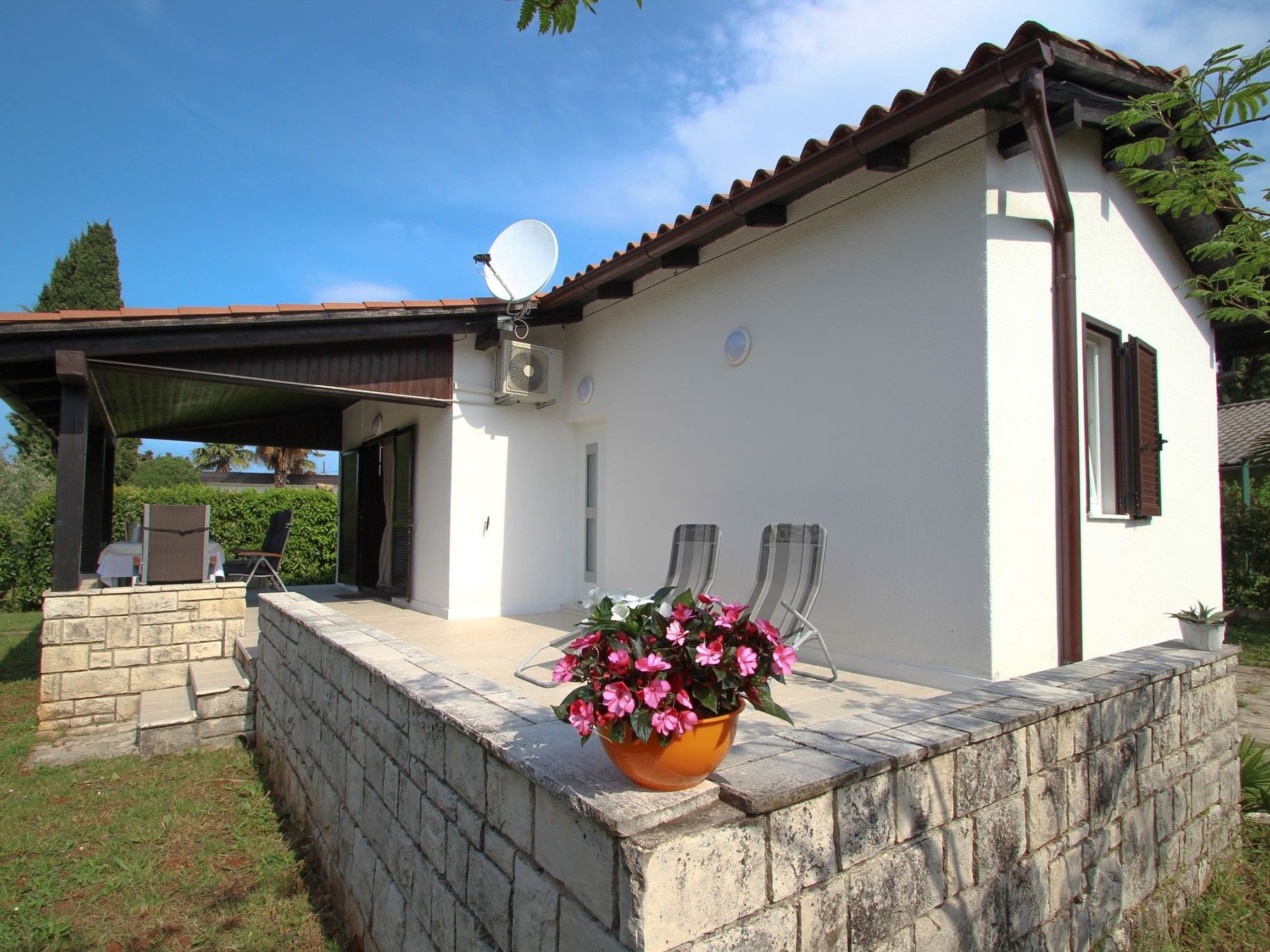 Photo of "Karpinjan" direkt am Strand