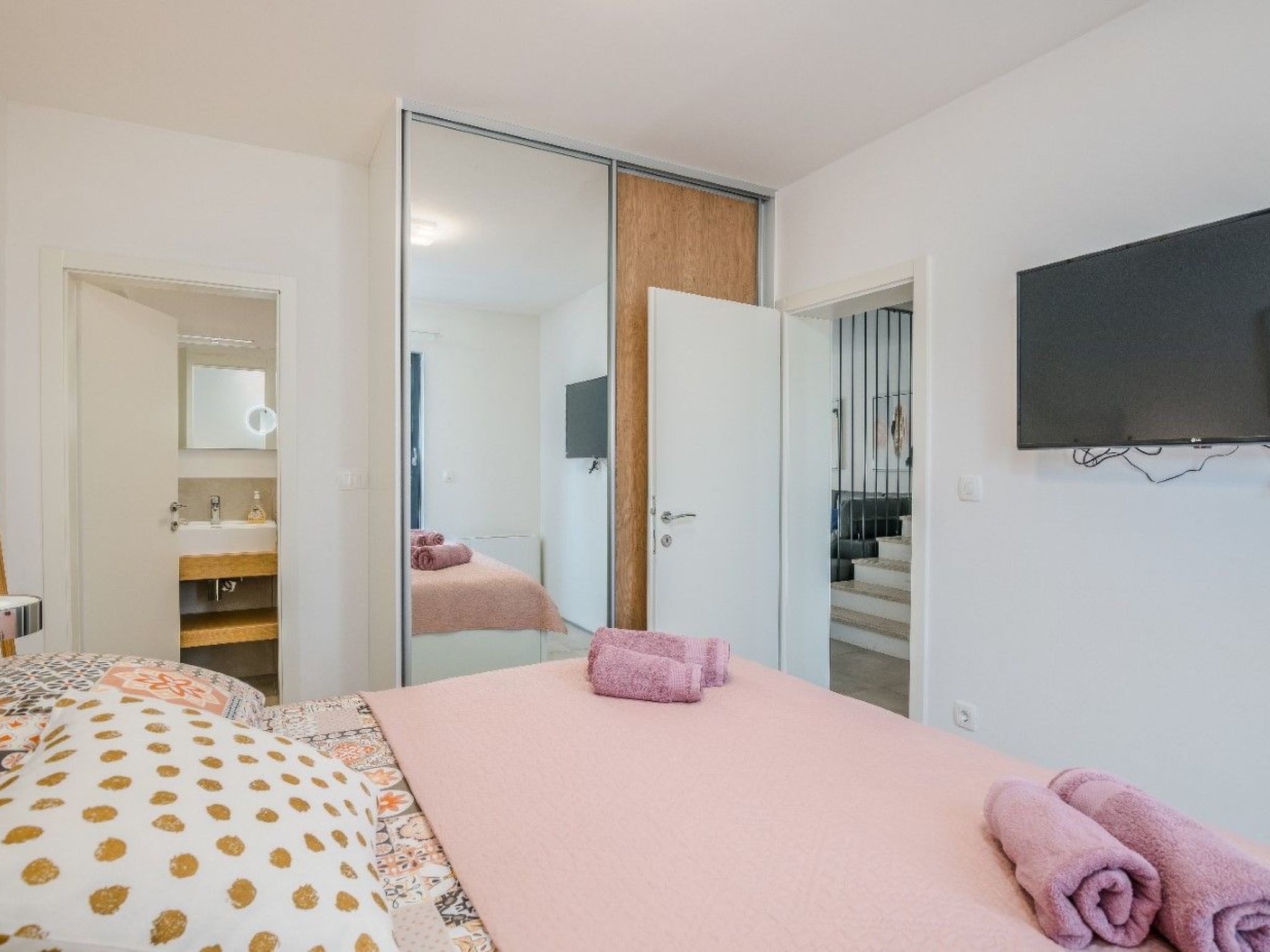 Photo of für 6 Personen ca. 130 m&sup2; in Novigrad, Adriaküste Kroatien (Westküste von