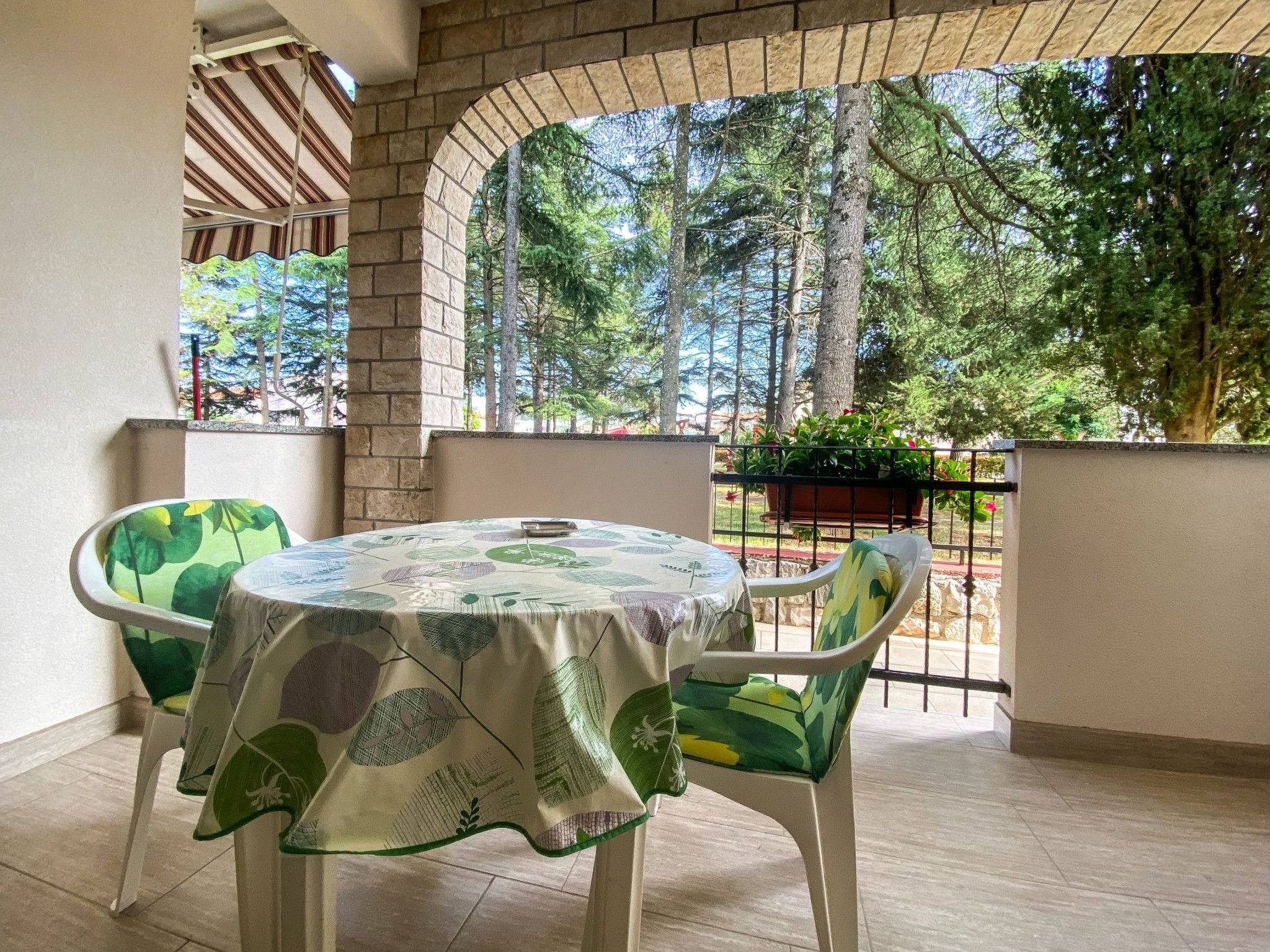 Photo of "Elena 2" direkt am Strand