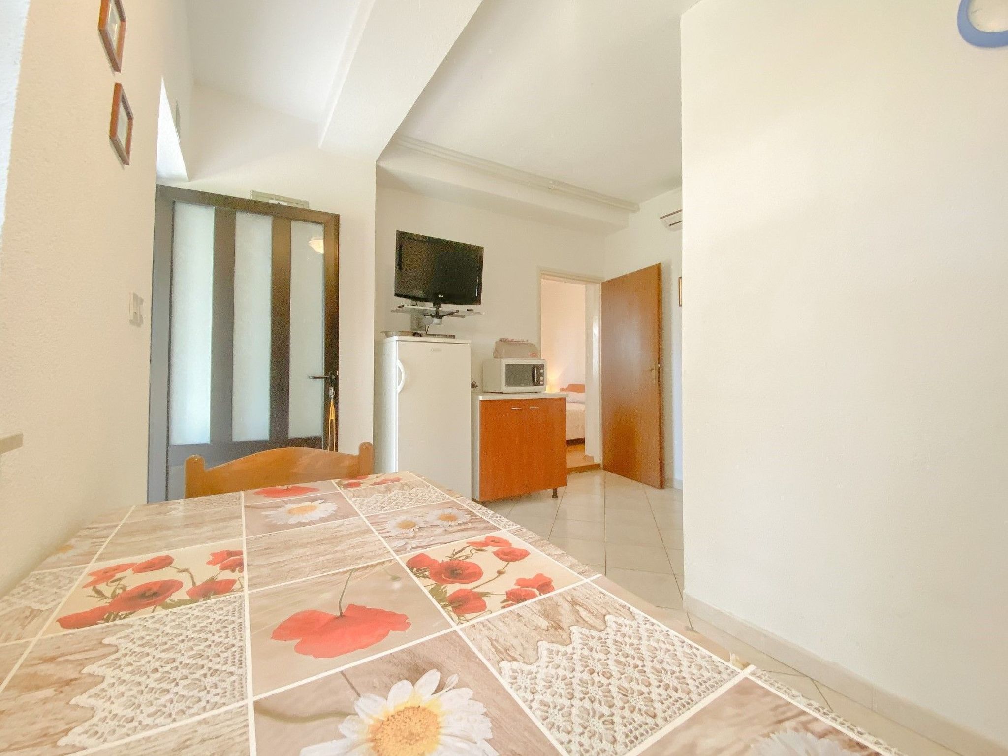 Photo of "Elena 2" direkt am Strand