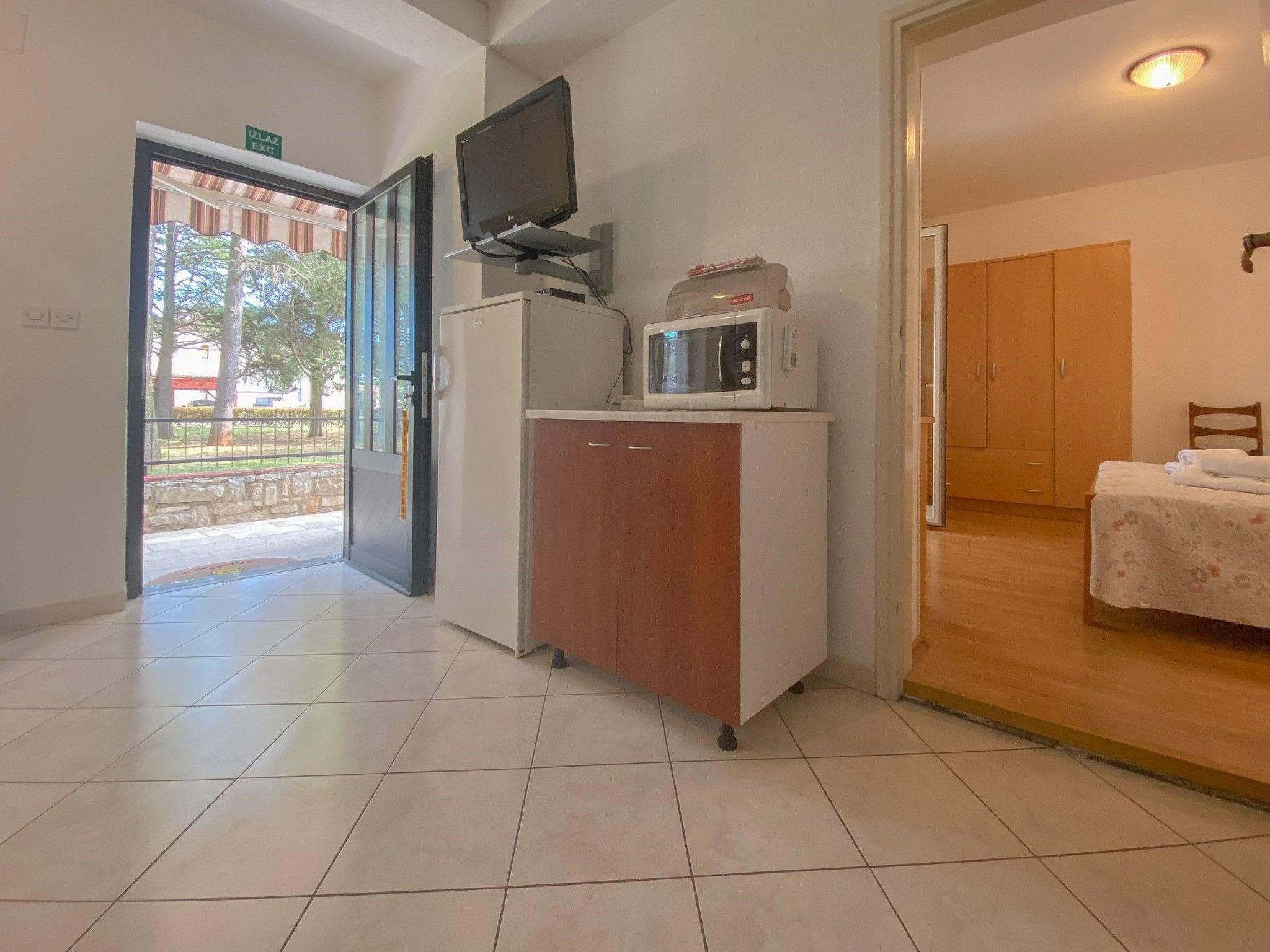 Photo of "Elena 2" direkt am Strand