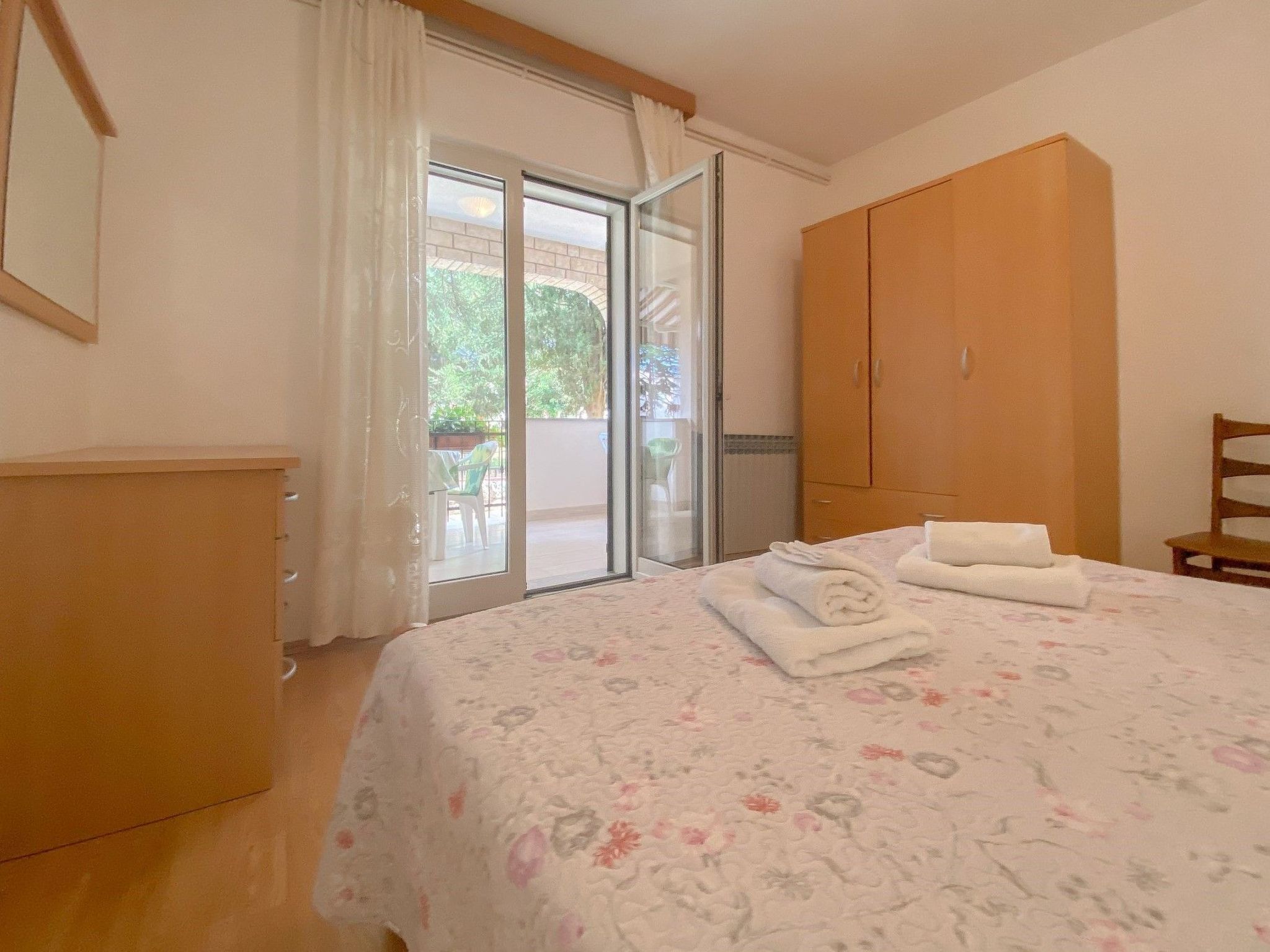 Photo of "Elena 2" direkt am Strand