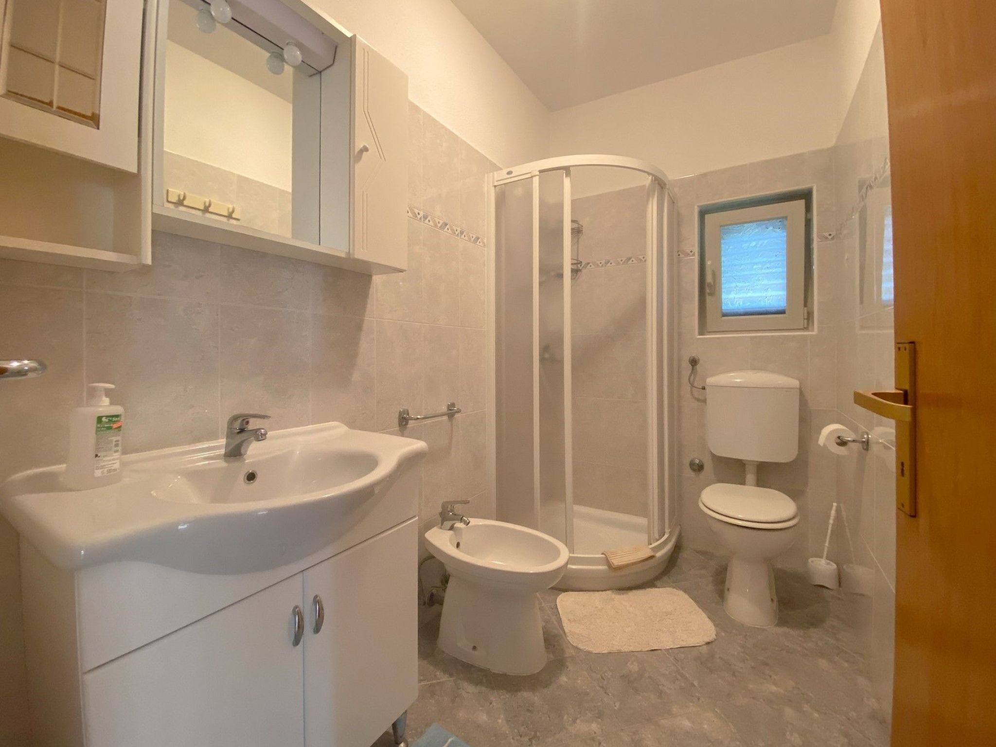 Photo of "Elena 2" direkt am Strand