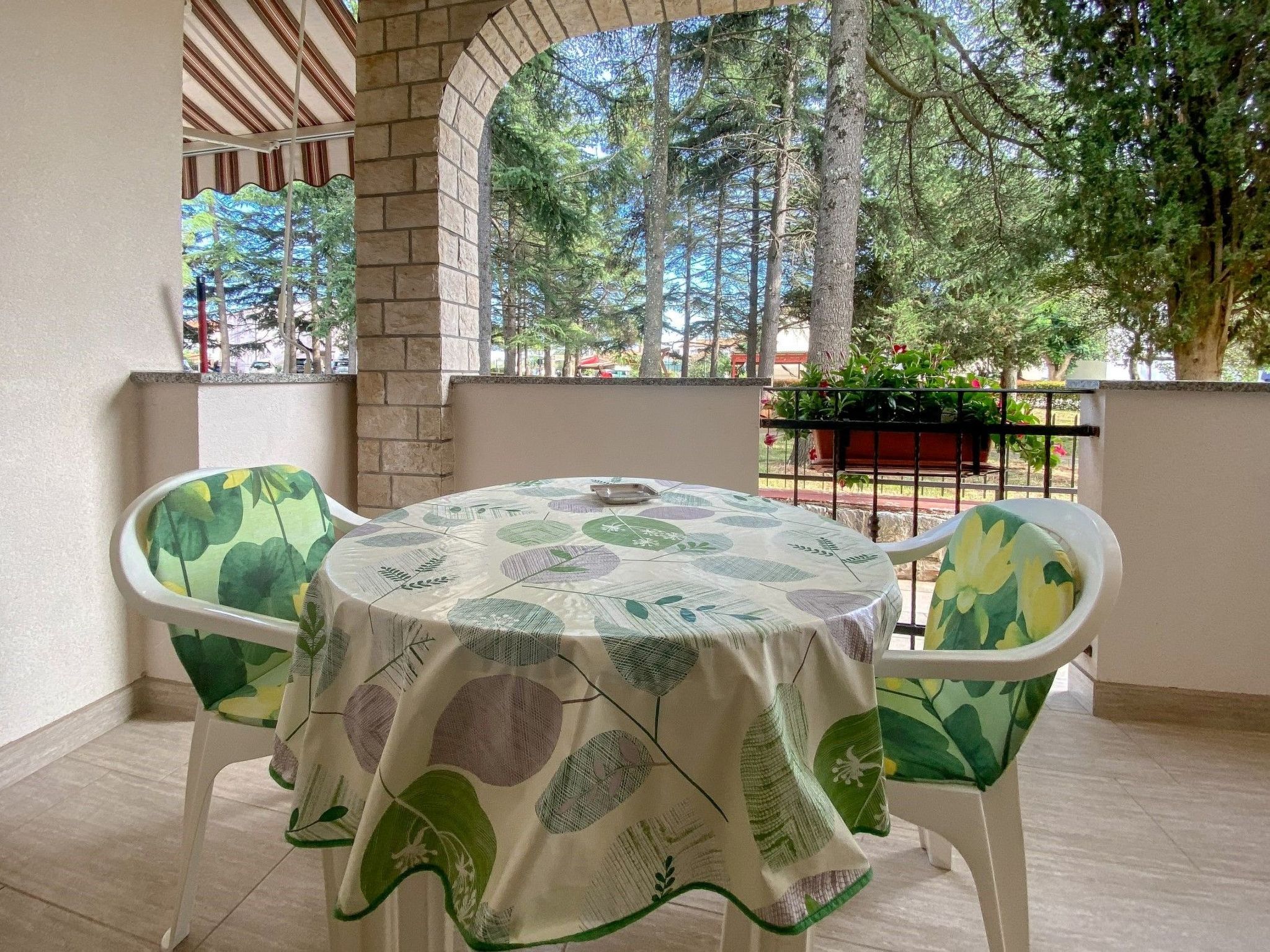 Photo of "Elena 2" direkt am Strand