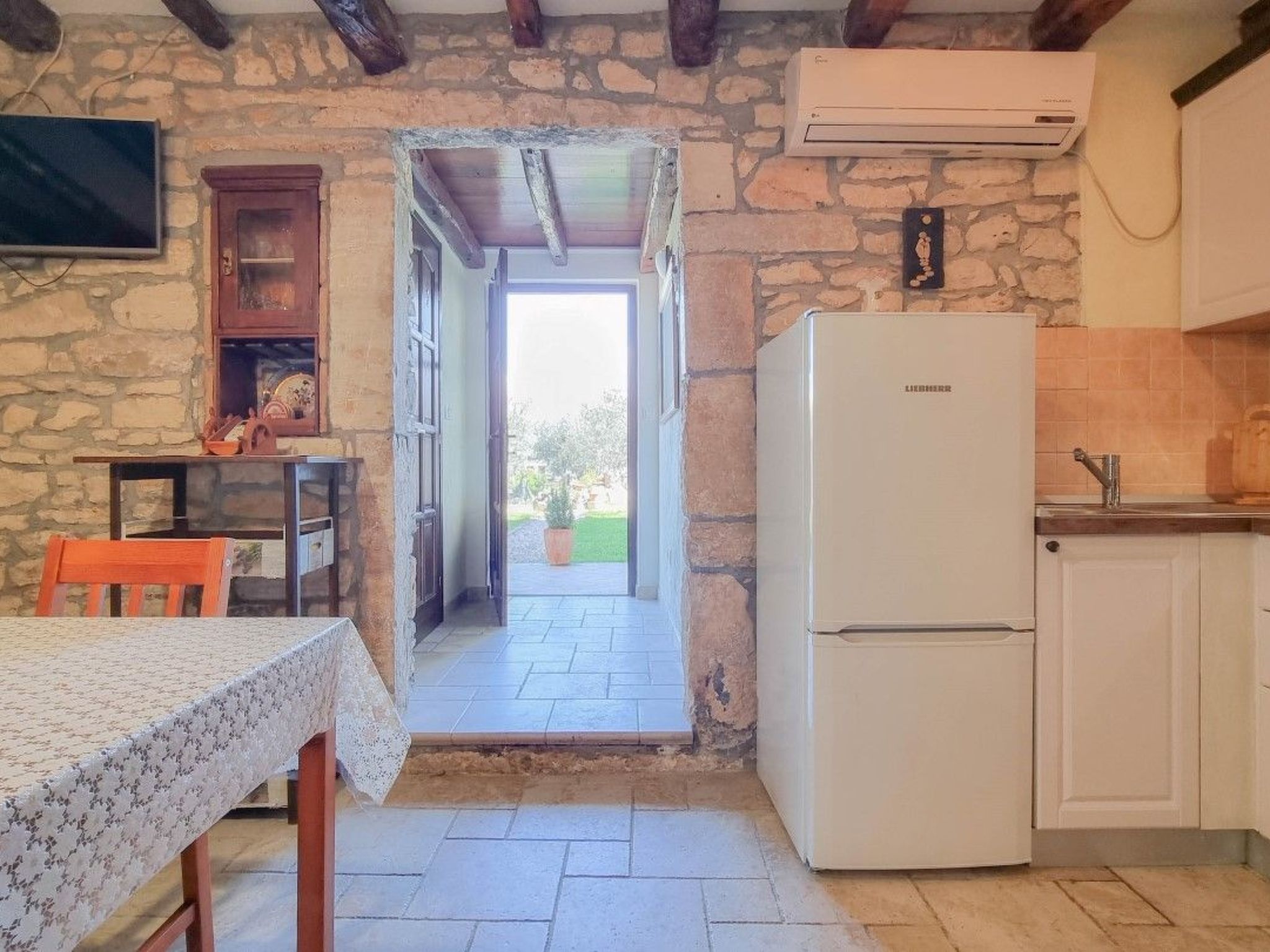 Photo of für 2 Personen ca. 30 m&sup2; in Novigrad, Adriaküste Kroatien (Westküste von I