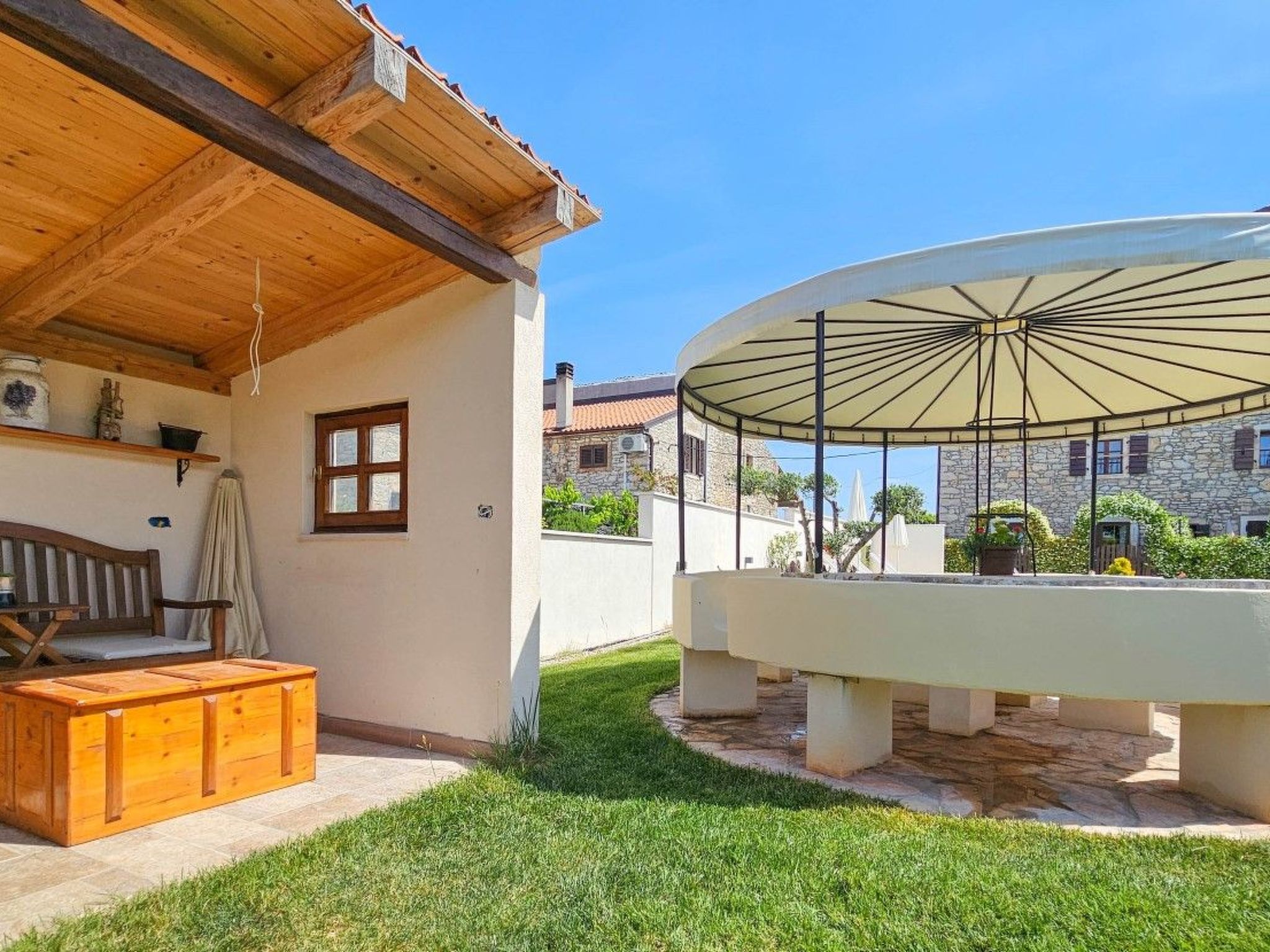 Photo of für 2 Personen ca. 30 m&sup2; in Novigrad, Adriaküste Kroatien (Westküste von I