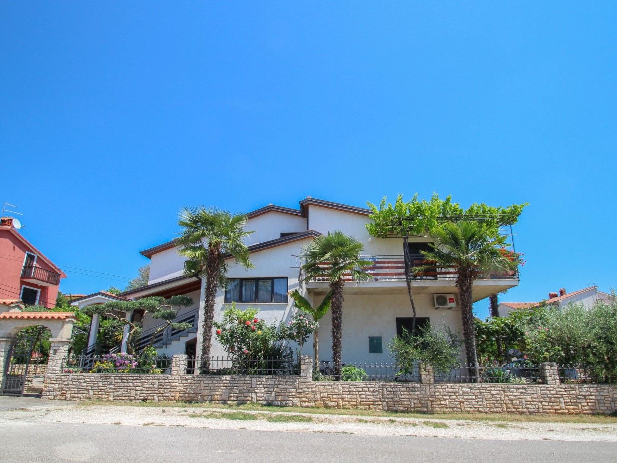 Photo of Strandnahes Ferienappartement Pjerina