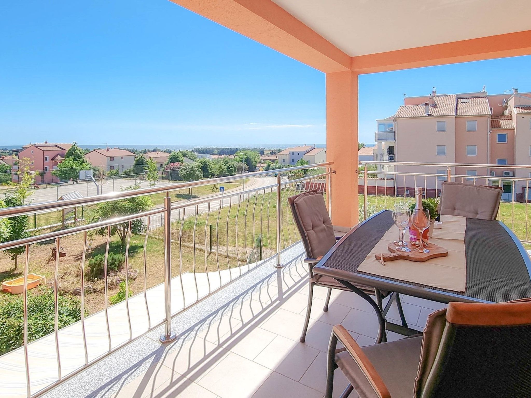 Appartement "Barbara" mit Blick auf das Wasser Apartment in Novigrad