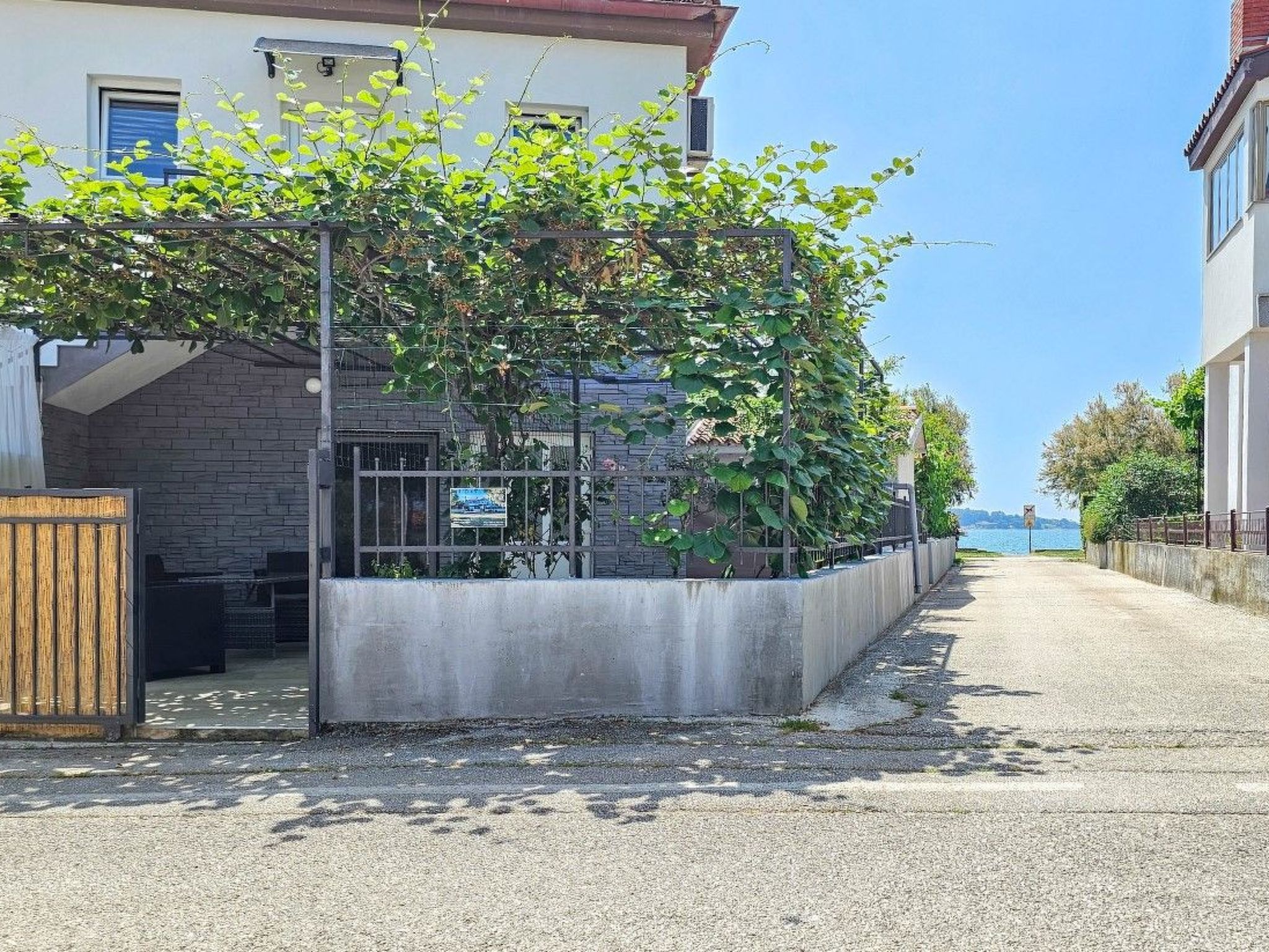 Photo of "Pintar 2" direkt am Strand