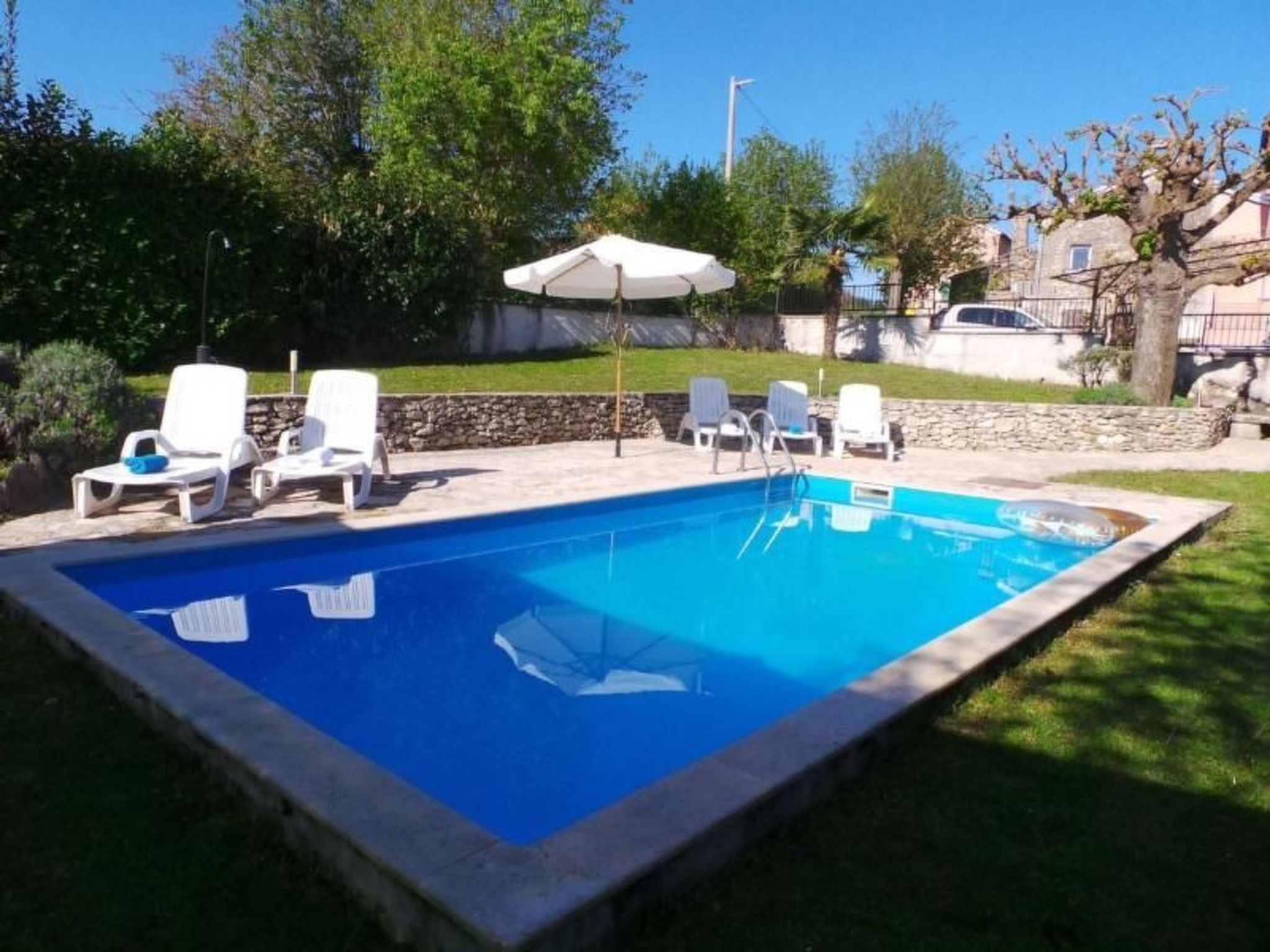 "Valentino" mit Blick auf das Wasser-Binnen