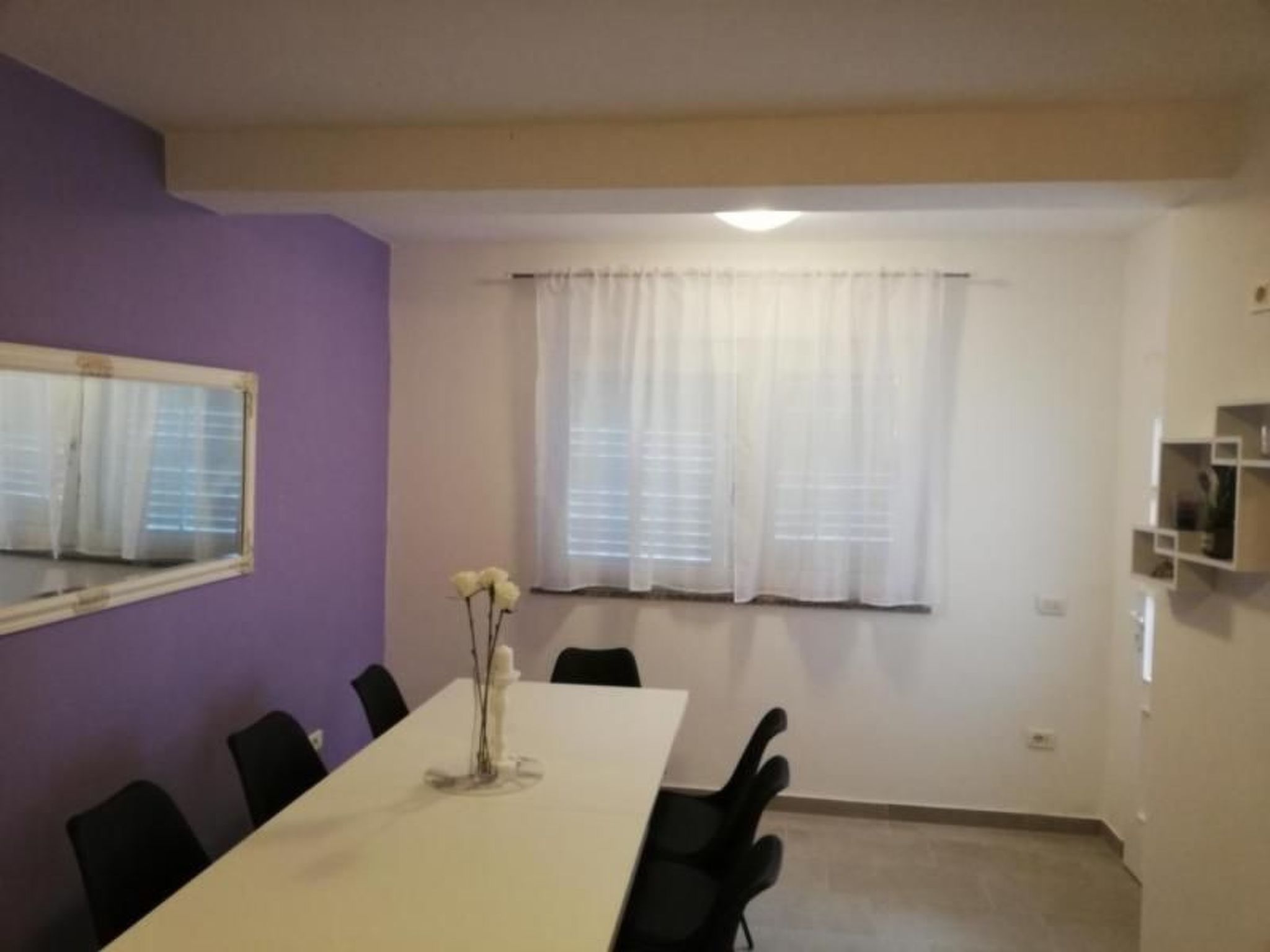 "Valentino" mit Blick auf das Wasser-Binnen