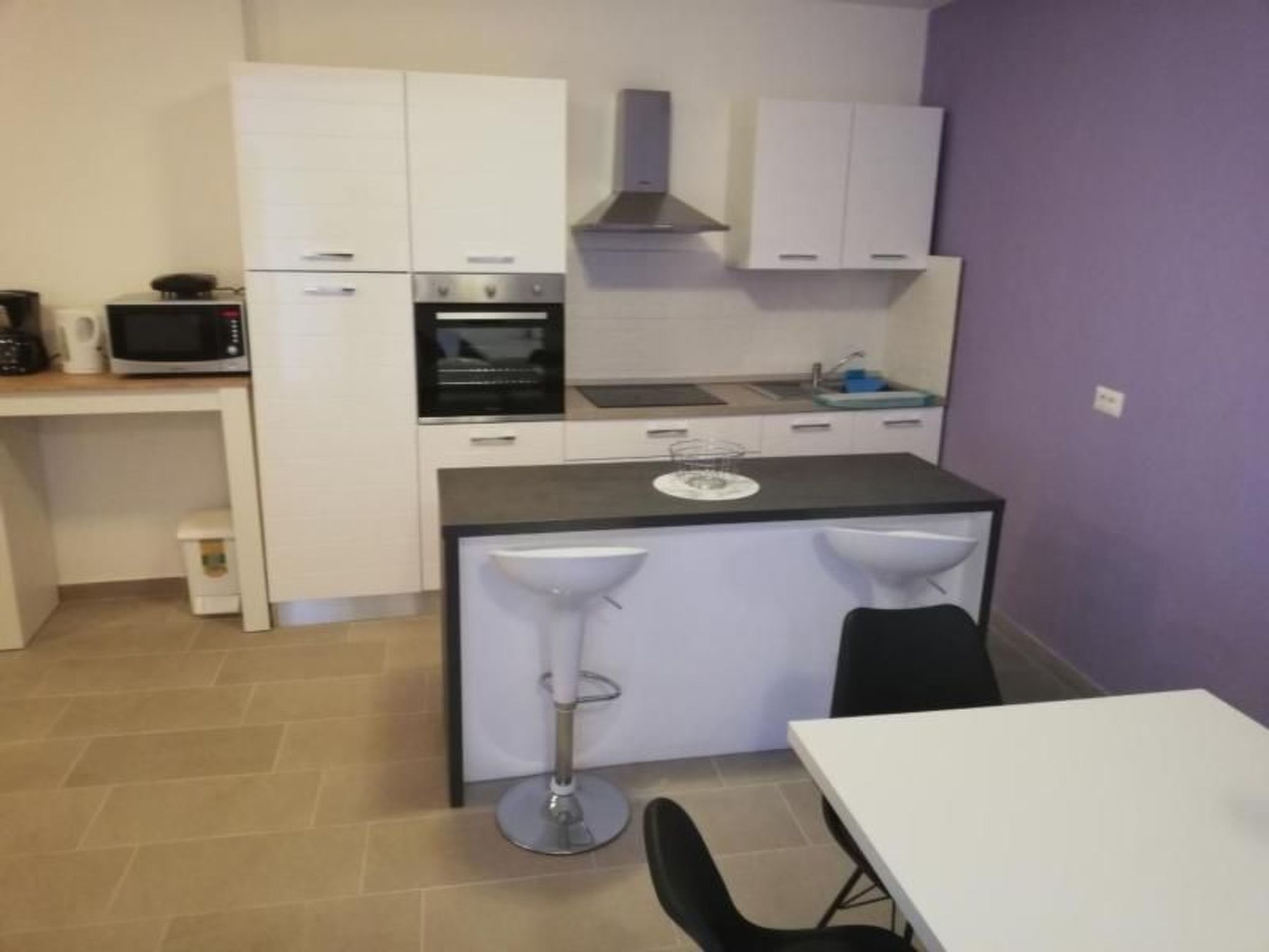 "Valentino" mit Blick auf das Wasser-Binnen