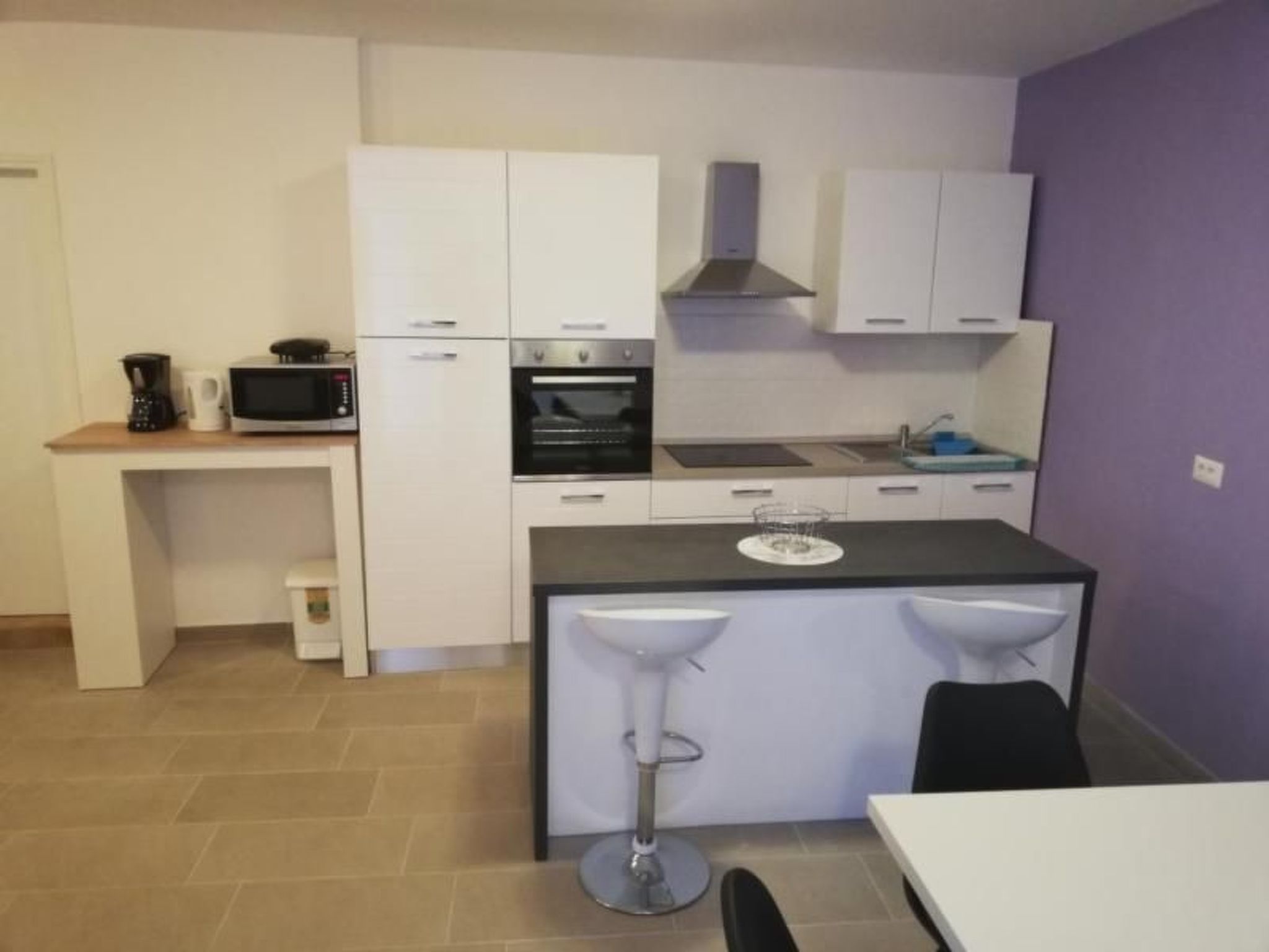 "Valentino" mit Blick auf das Wasser-Binnen