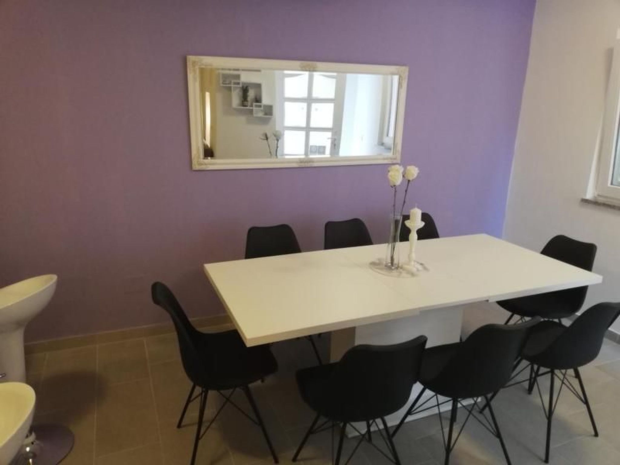 "Valentino" mit Blick auf das Wasser-Binnen