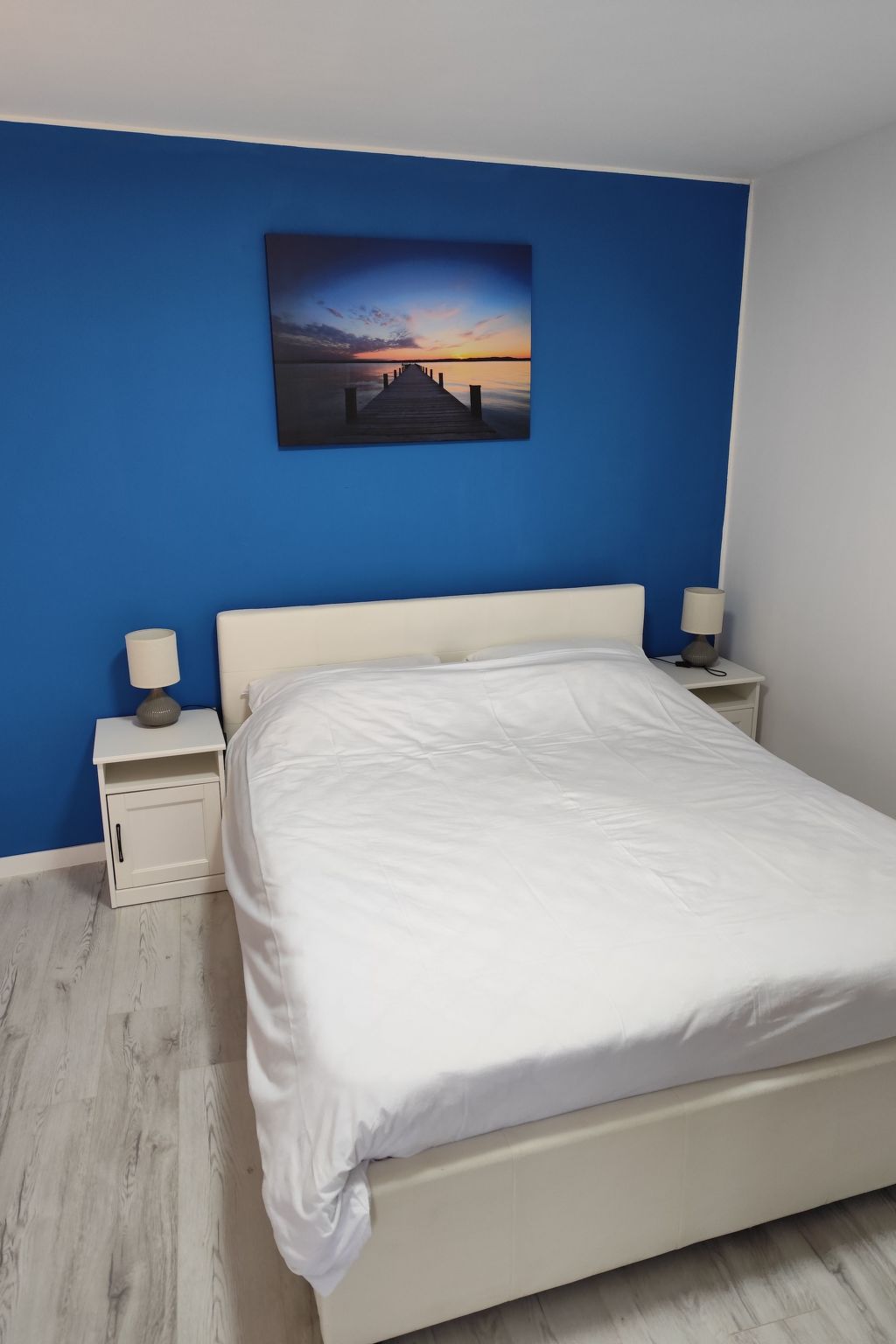 "Valentino" mit Blick auf das Wasser-Binnen