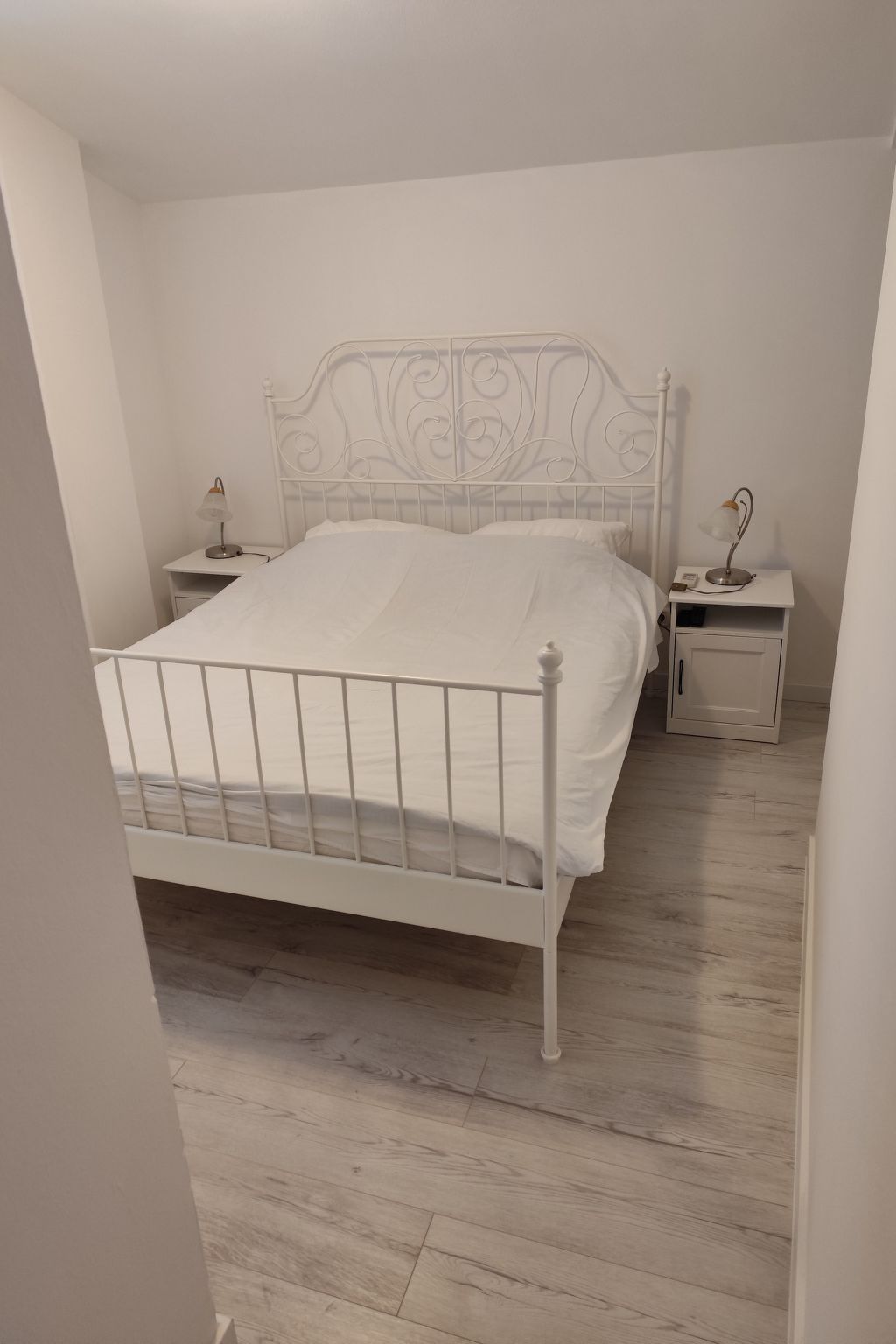 "Valentino" mit Blick auf das Wasser-Binnen