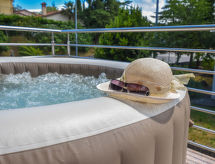 Aurora: Ruim vakantiehuis met whirlpool bij Buzet, Istrië - thumbnail 1