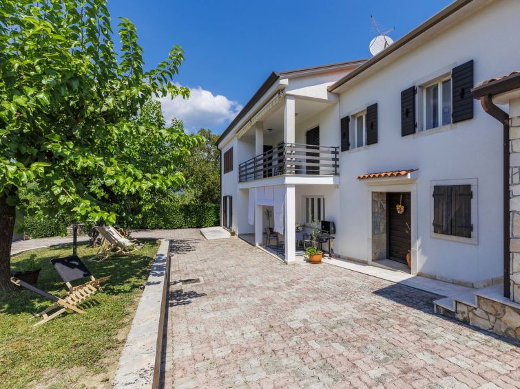 8-persoons vakantiehuis Di papa in Buzet met privézwembad en wellness in Buzet