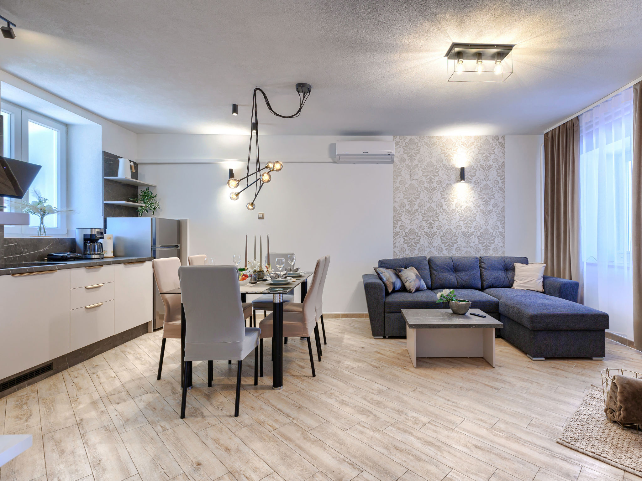 Kitchen / Dining Room