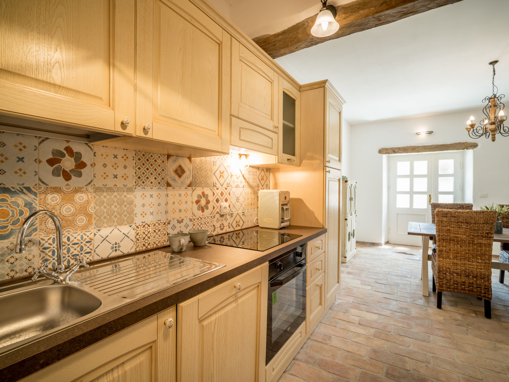 Maison Lapis – Cuisine et coin repas, photo 12 sur 38