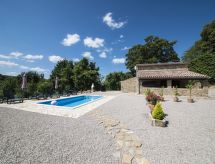 mit eigenem Pool