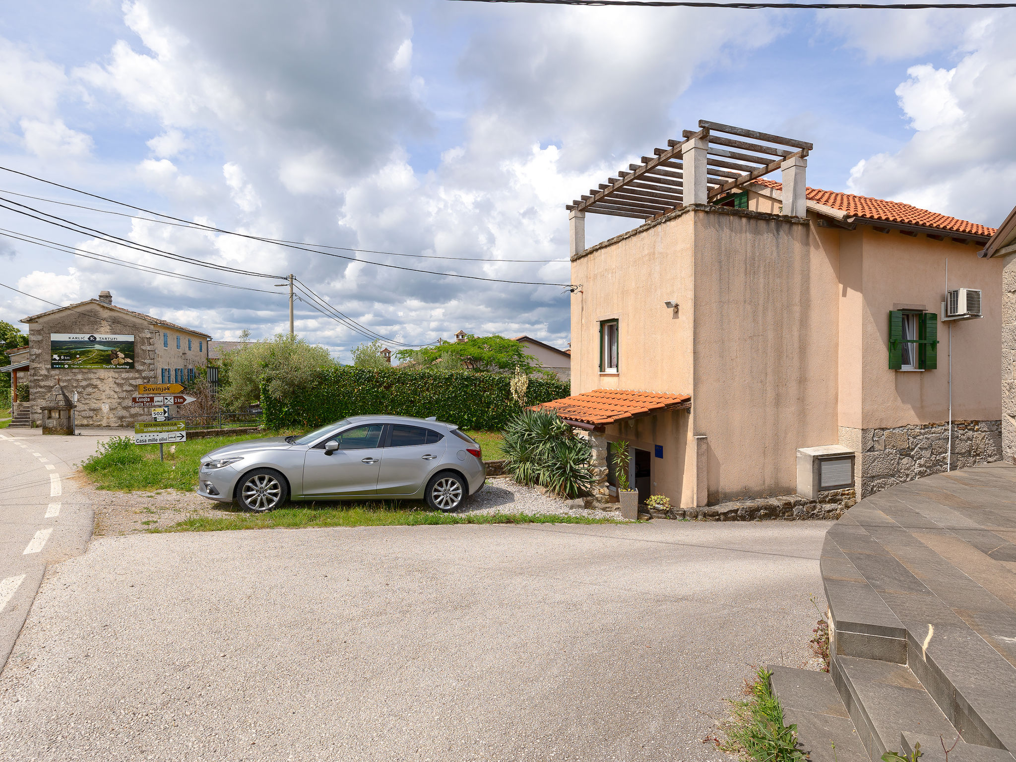 House Rea - Buiten