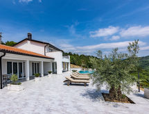 Villa Bella: Ruim vakantiehuis met privézwembad in het groene hart van Istrië - thumbnail 1