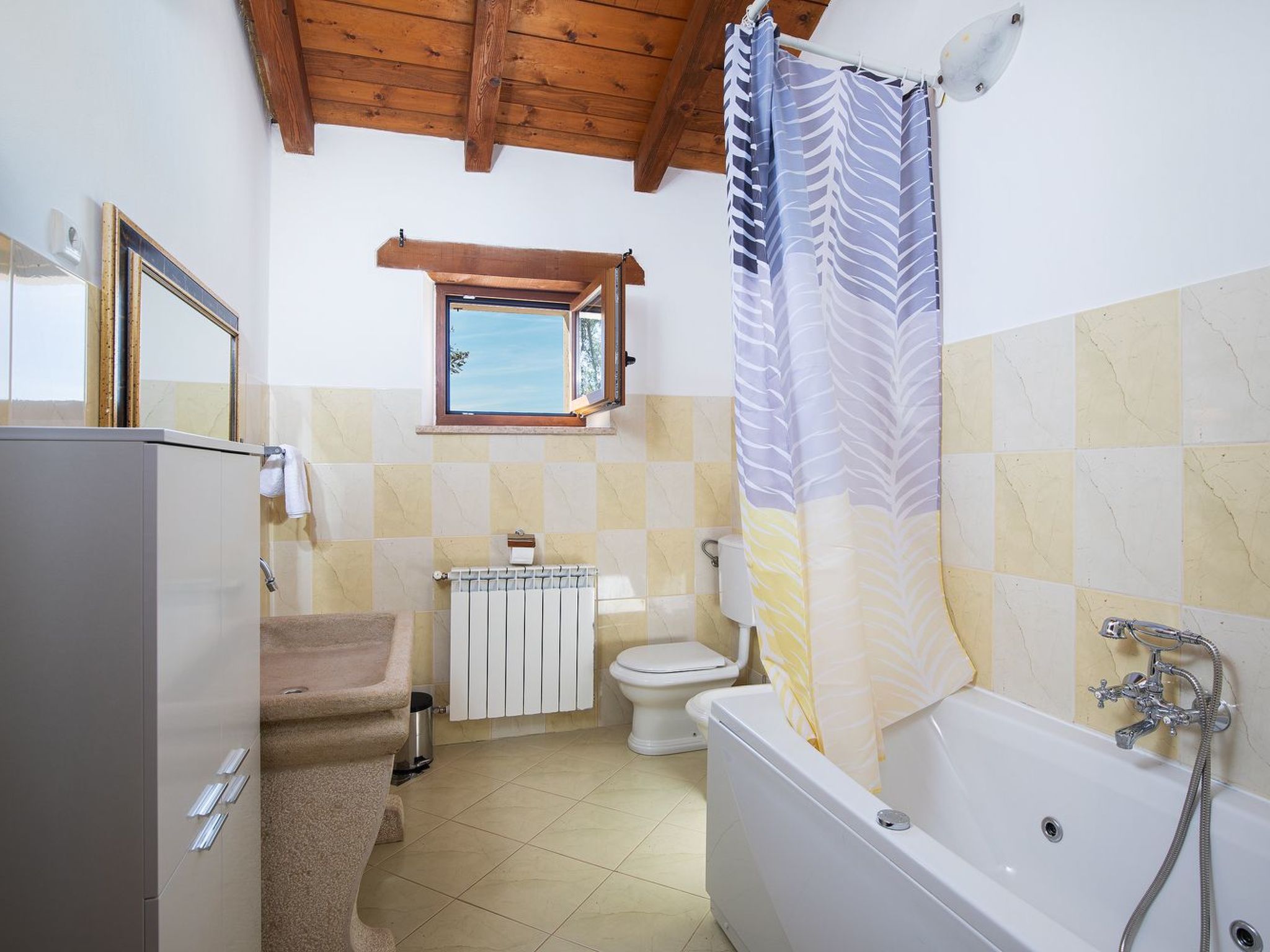 Haus in Bertoši mit privatem Pool-Drinnen